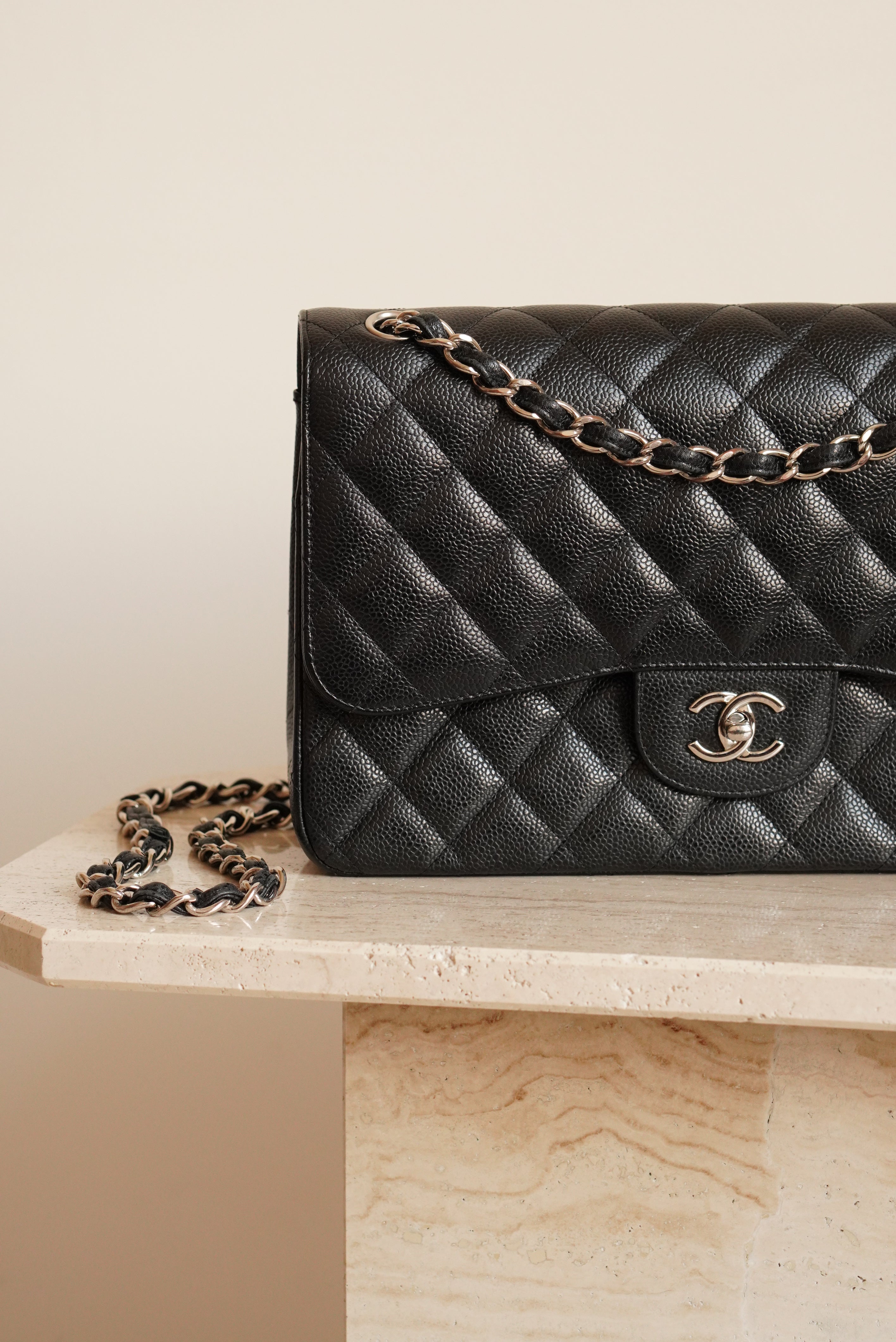 CHANEL CLASSIC JUMBO DOUBLE FLAP | BLACK