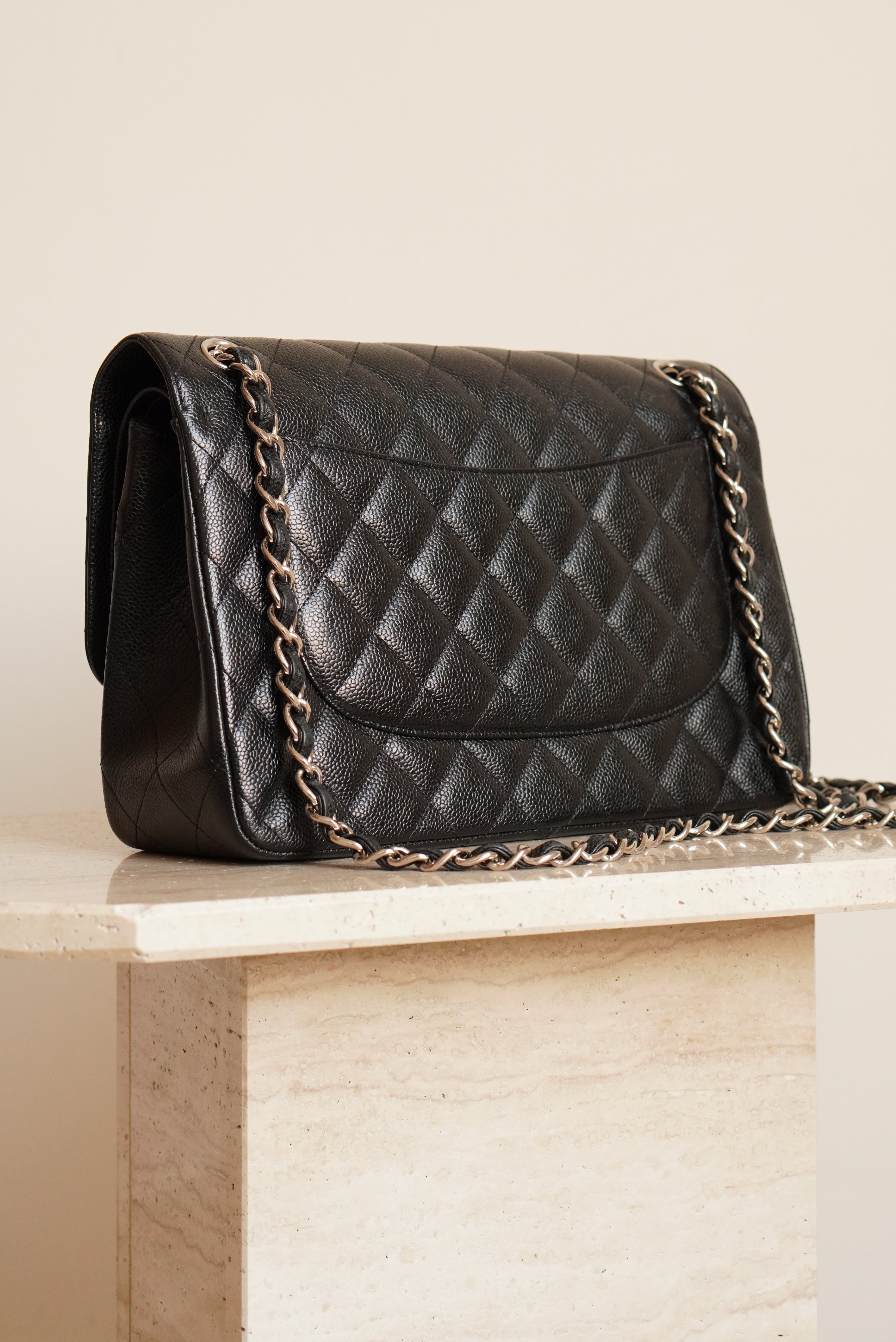 CHANEL CLASSIC JUMBO DOUBLE FLAP | BLACK