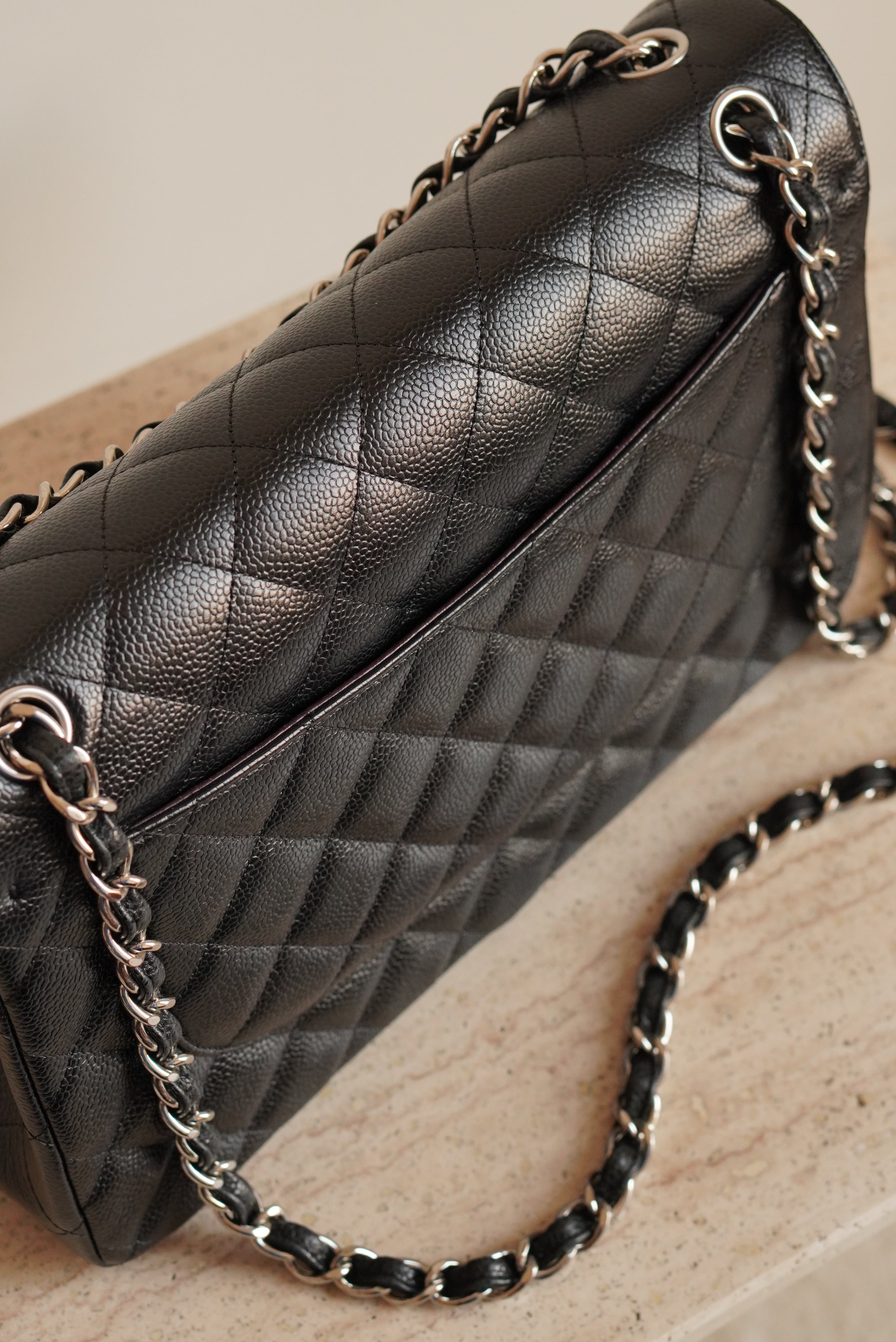 CHANEL CLASSIC JUMBO DOUBLE FLAP | BLACK