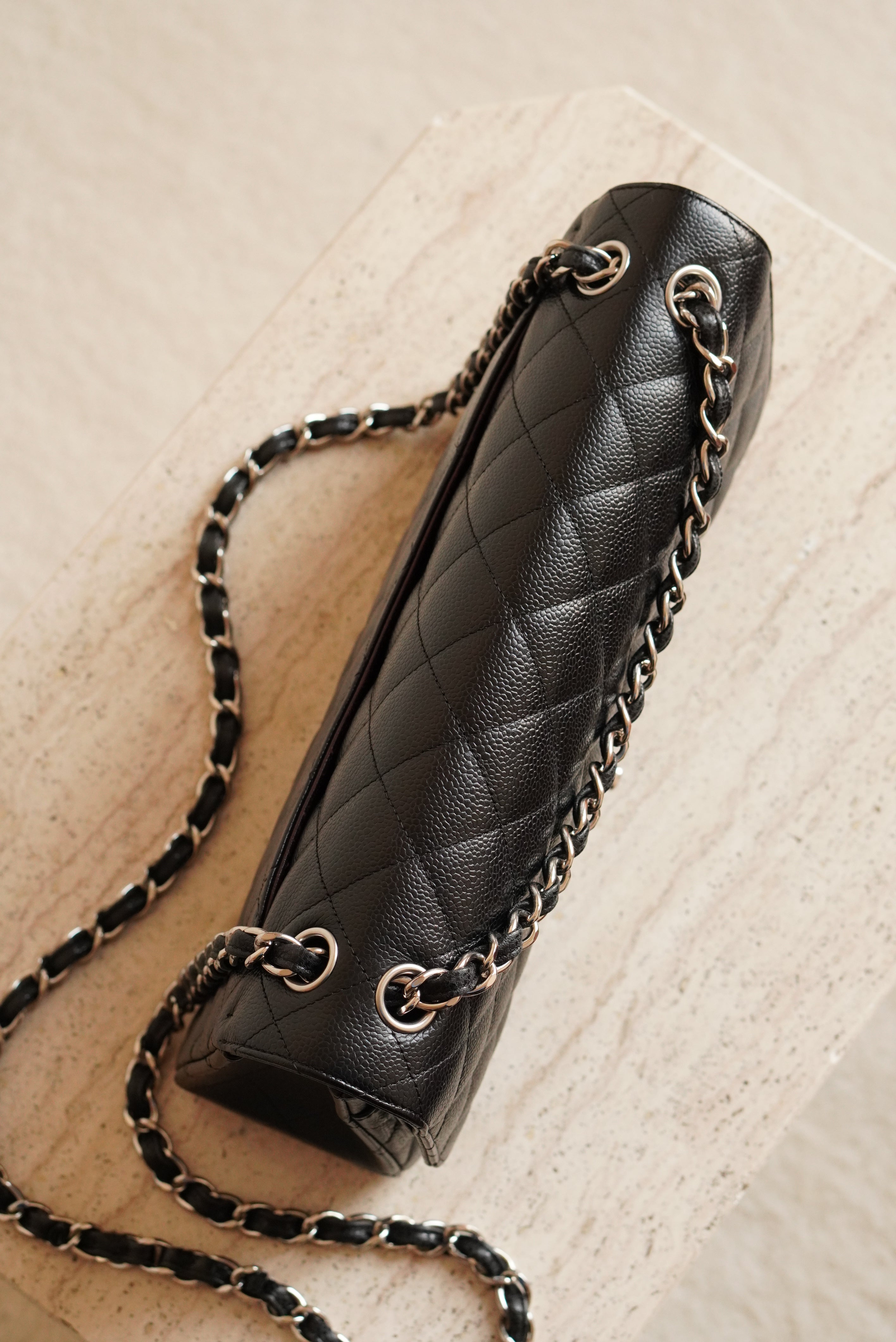 CHANEL CLASSIC JUMBO DOUBLE FLAP | BLACK