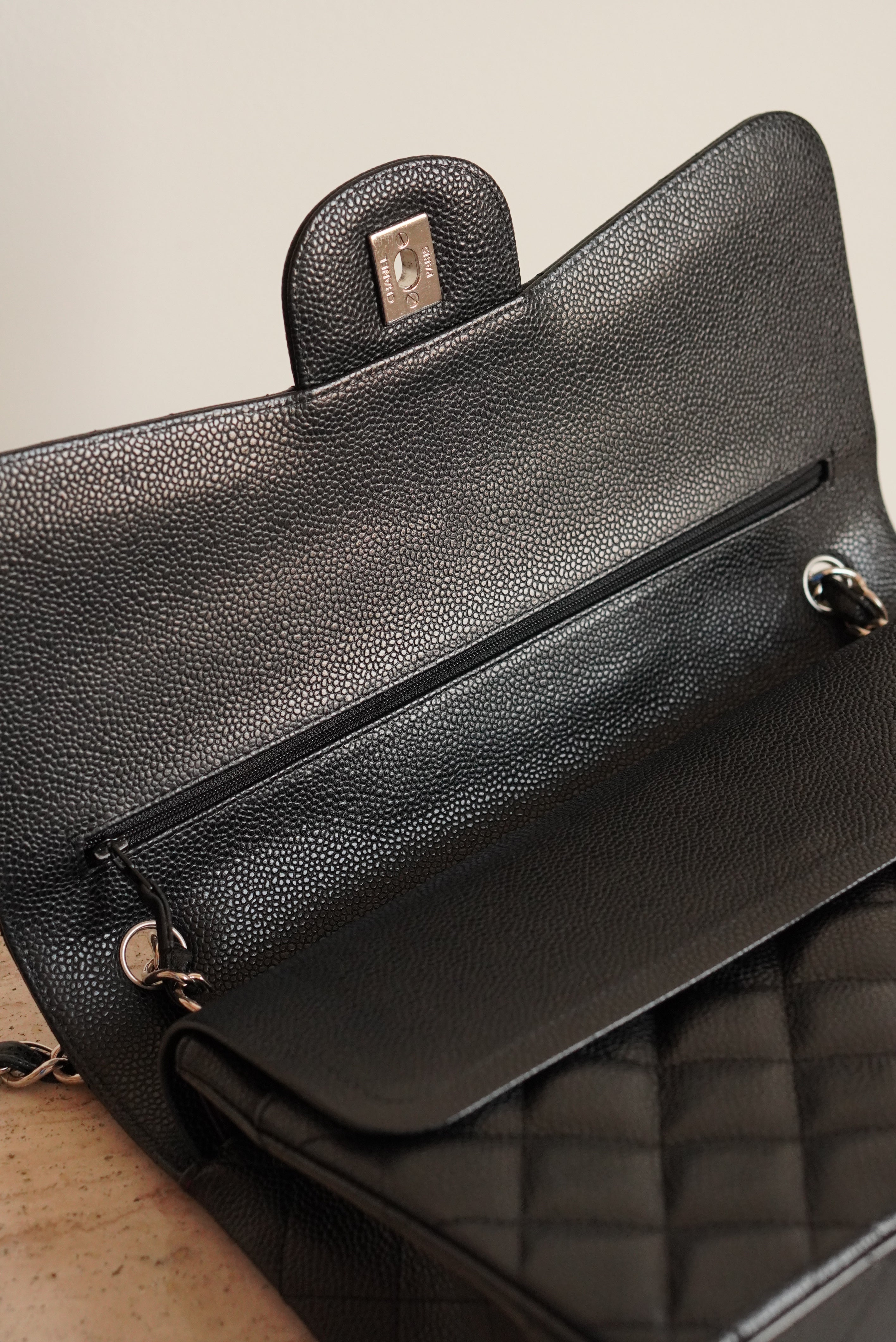 CHANEL CLASSIC JUMBO DOUBLE FLAP | BLACK