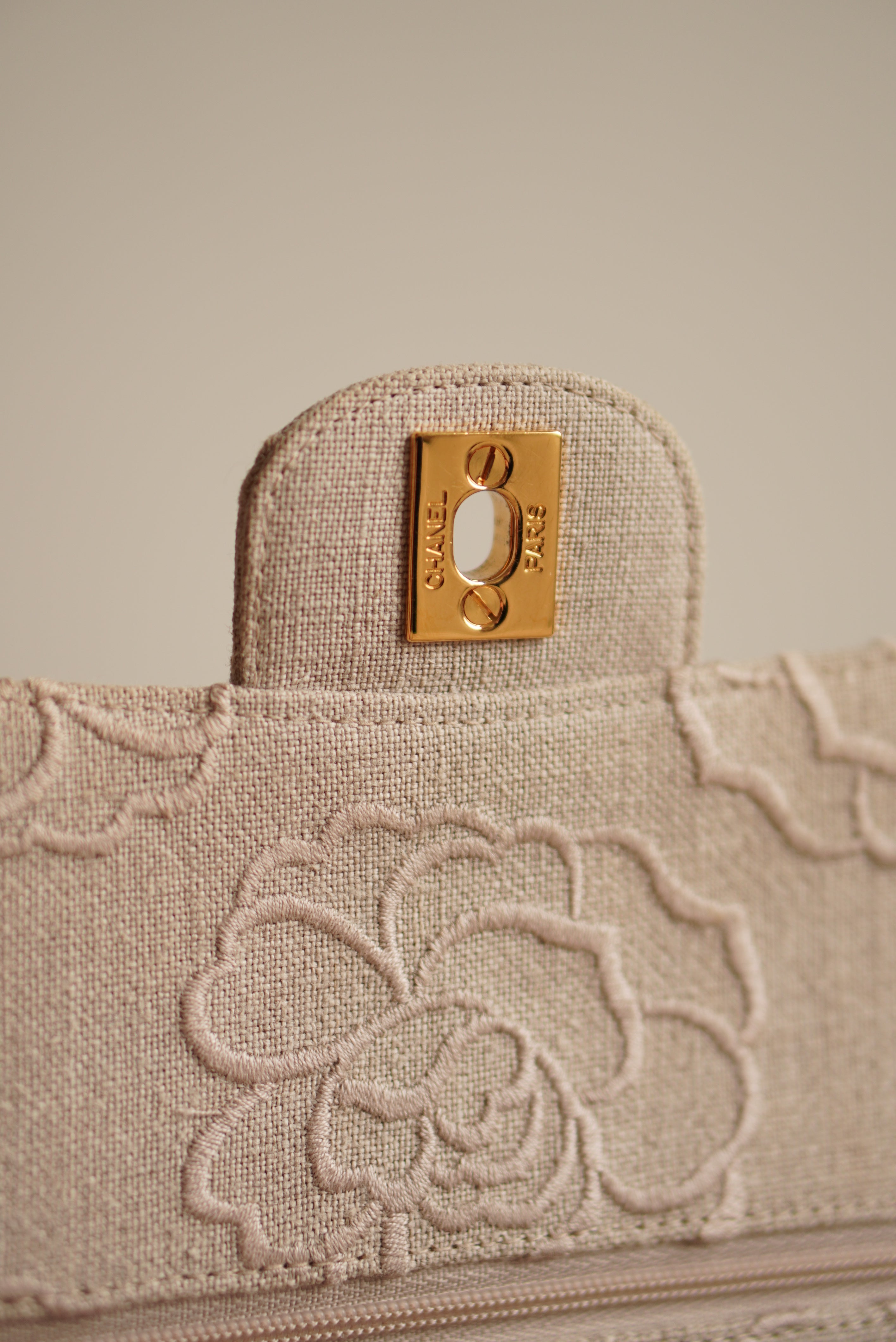 CHANEL CLASSIC CAMELLIA MEDIUM DOUBLE FLAP