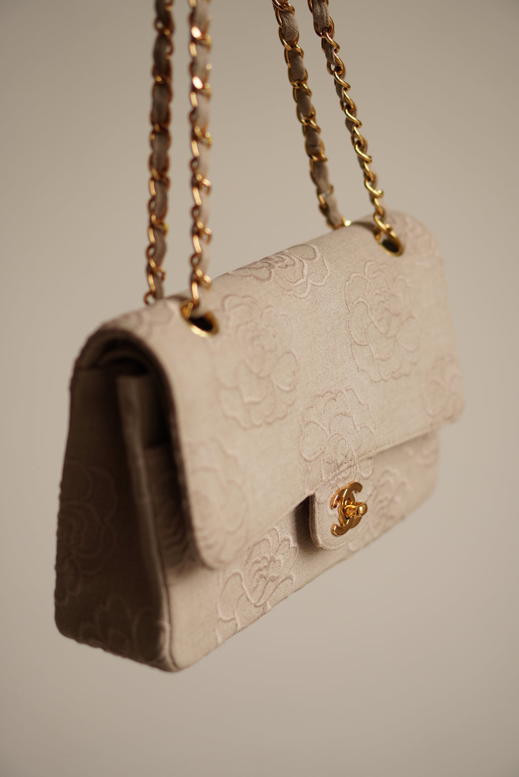 CHANEL CLASSIC CAMELLIA MEDIUM DOUBLE FLAP