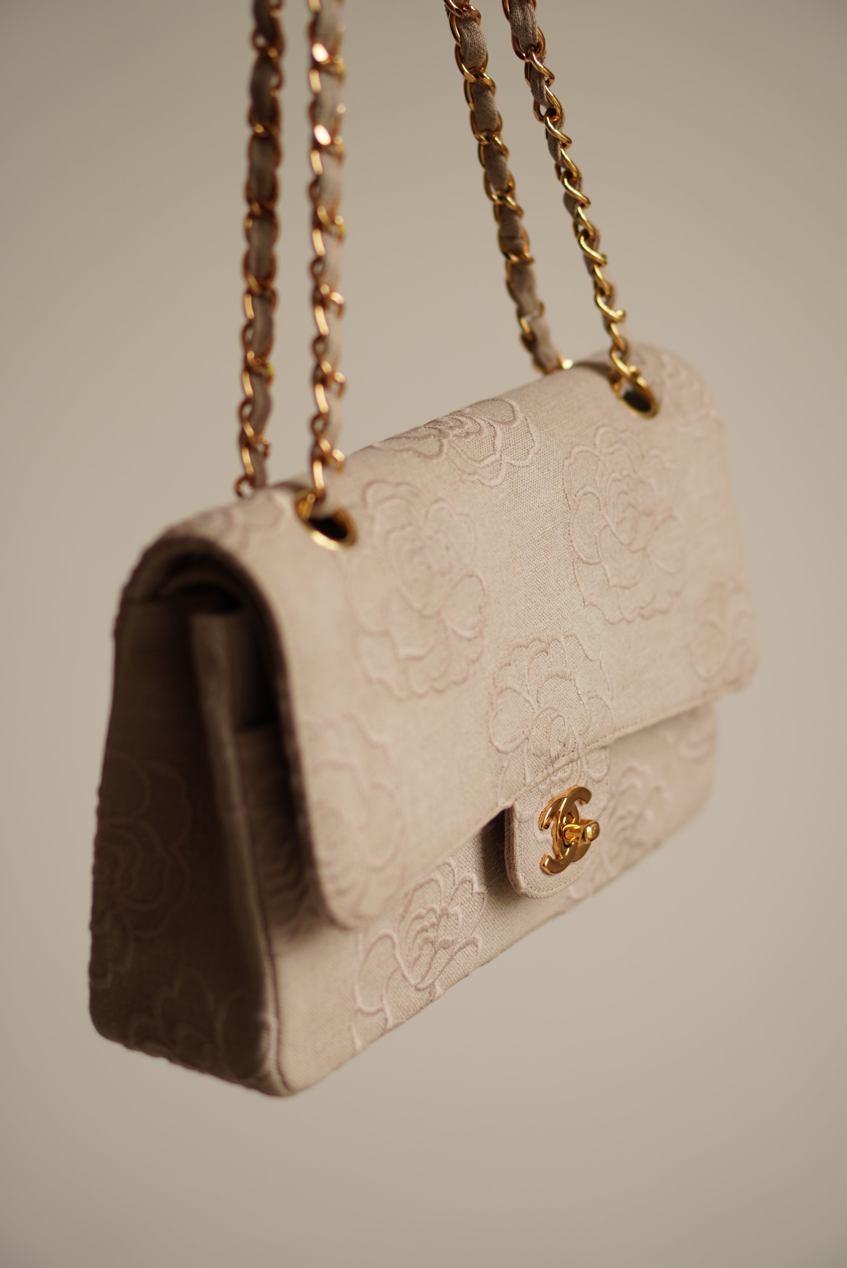 CHANEL CLASSIC CAMELLIA MEDIUM DOUBLE FLAP