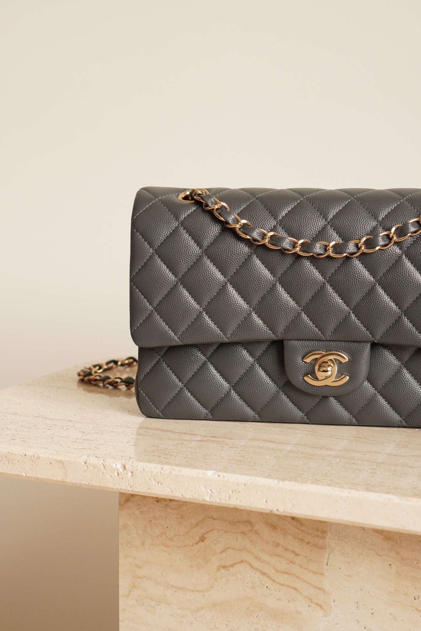 CHANEL CLASSIC 21B MEDIUM DOUBLE FLAP | DARK GREY