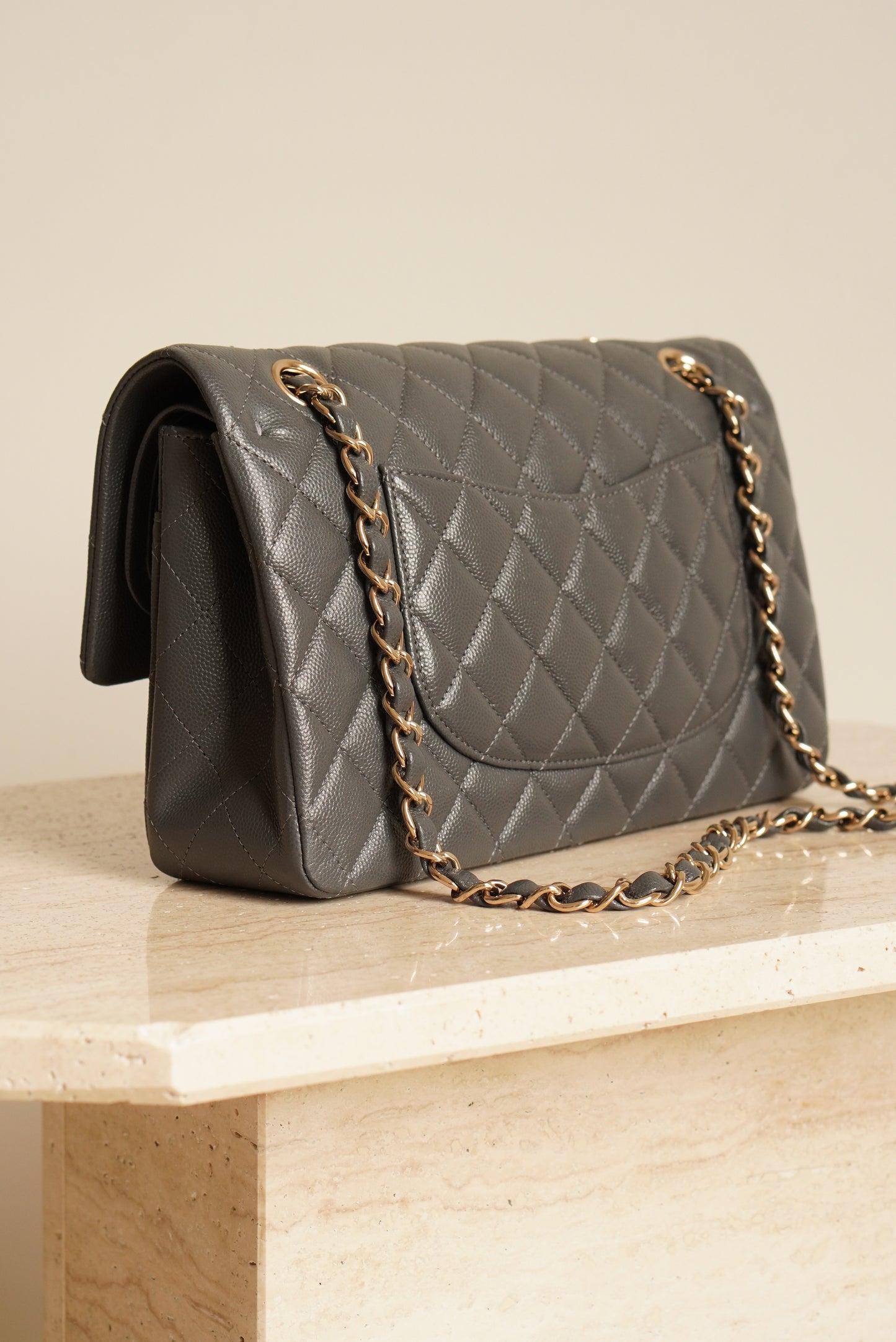CHANEL CLASSIC 21B MEDIUM DOUBLE FLAP | DARK GREY