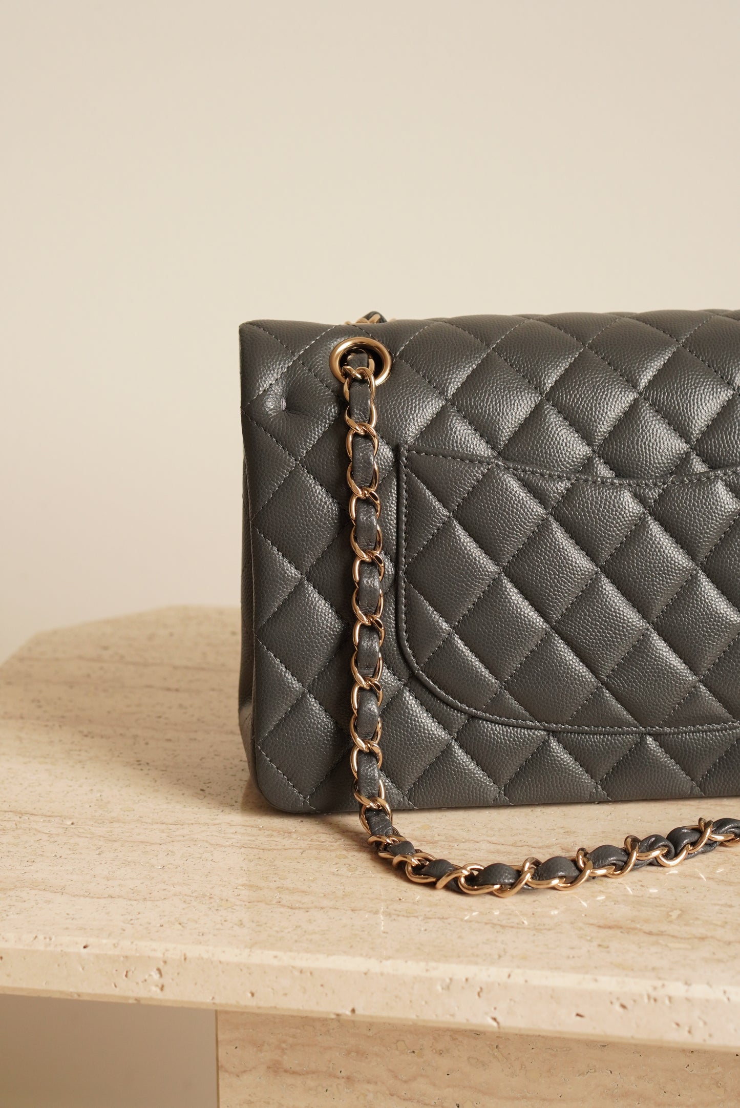CHANEL CLASSIC 21B MEDIUM DOUBLE FLAP | DARK GREY