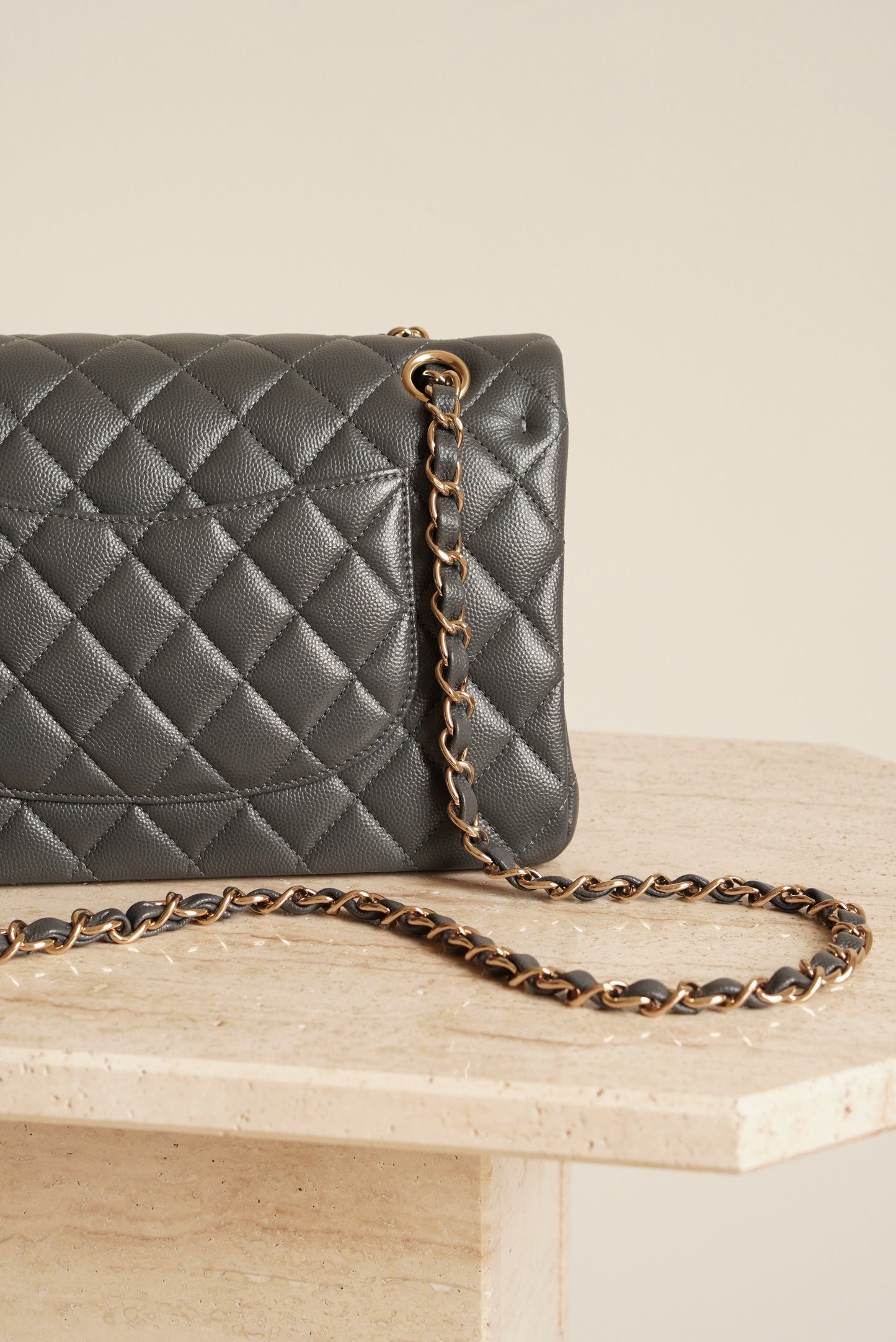 CHANEL CLASSIC 21B MEDIUM DOUBLE FLAP | DARK GREY
