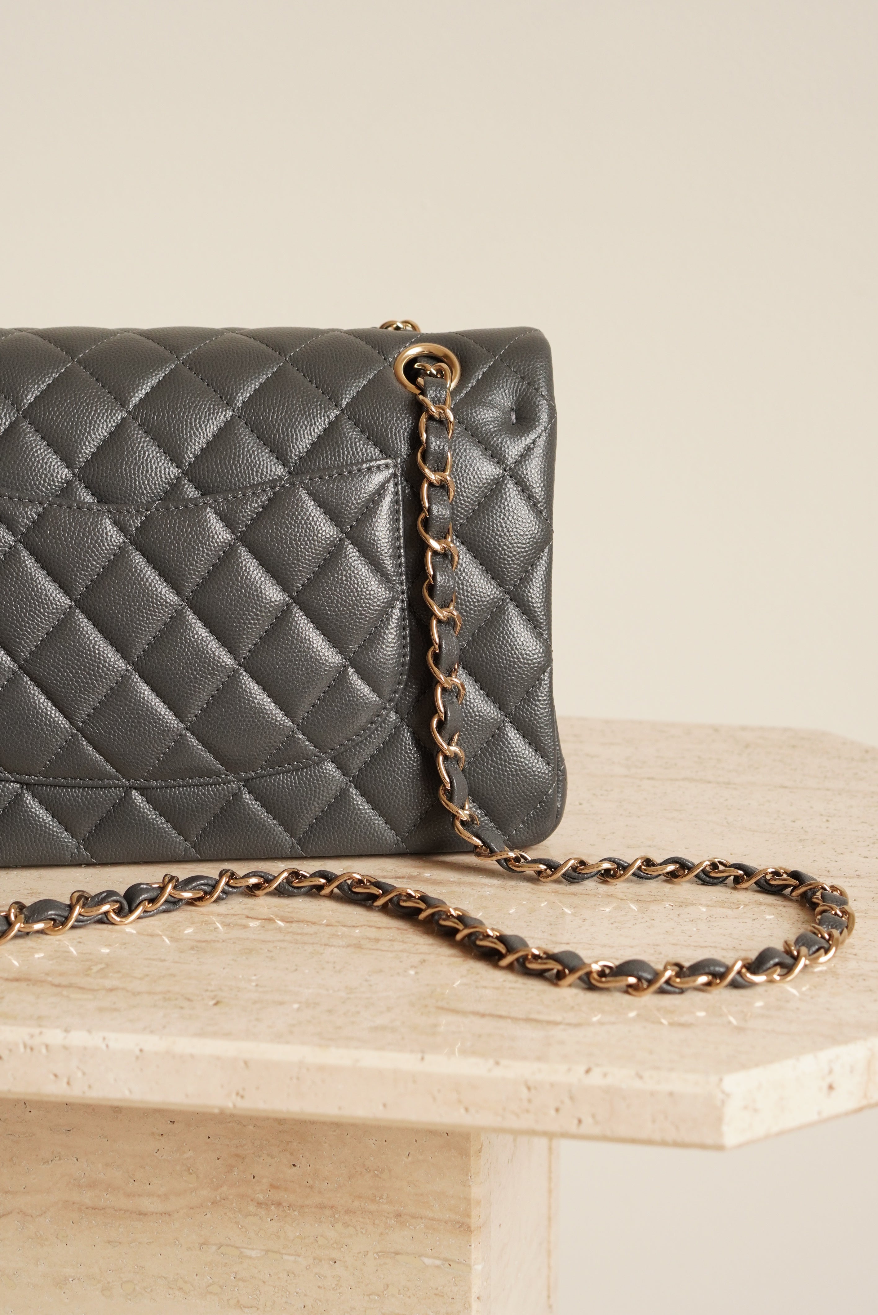 CHANEL CLASSIC 21B MEDIUM DOUBLE FLAP | DARK GREY