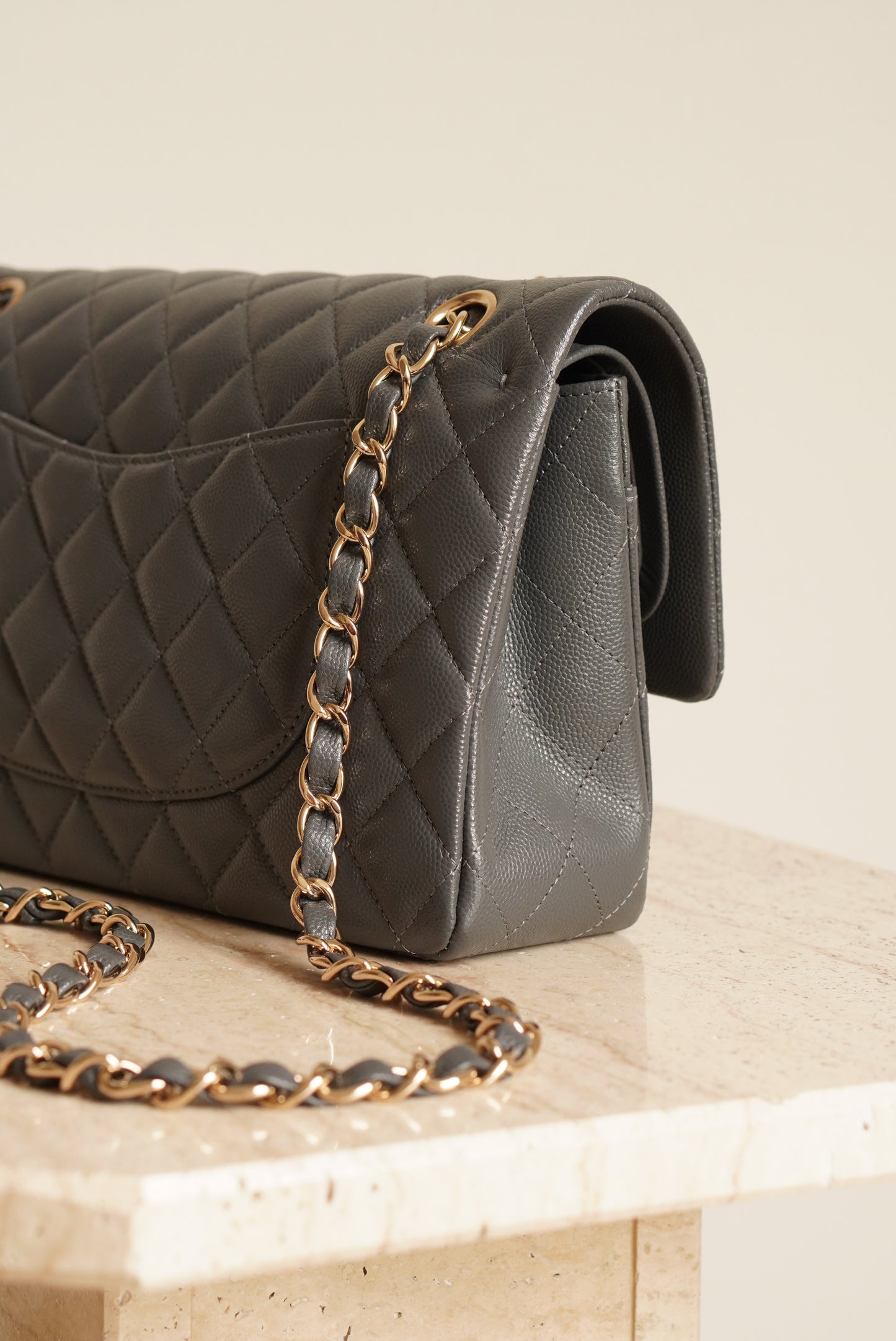 CHANEL CLASSIC 21B MEDIUM DOUBLE FLAP | DARK GREY