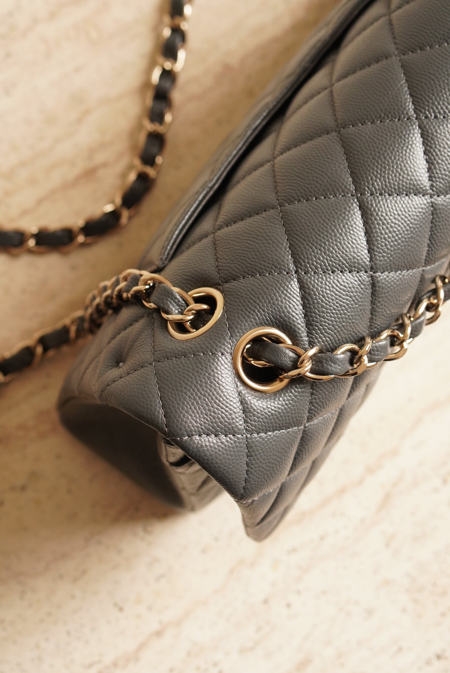 CHANEL CLASSIC 21B MEDIUM DOUBLE FLAP | DARK GREY