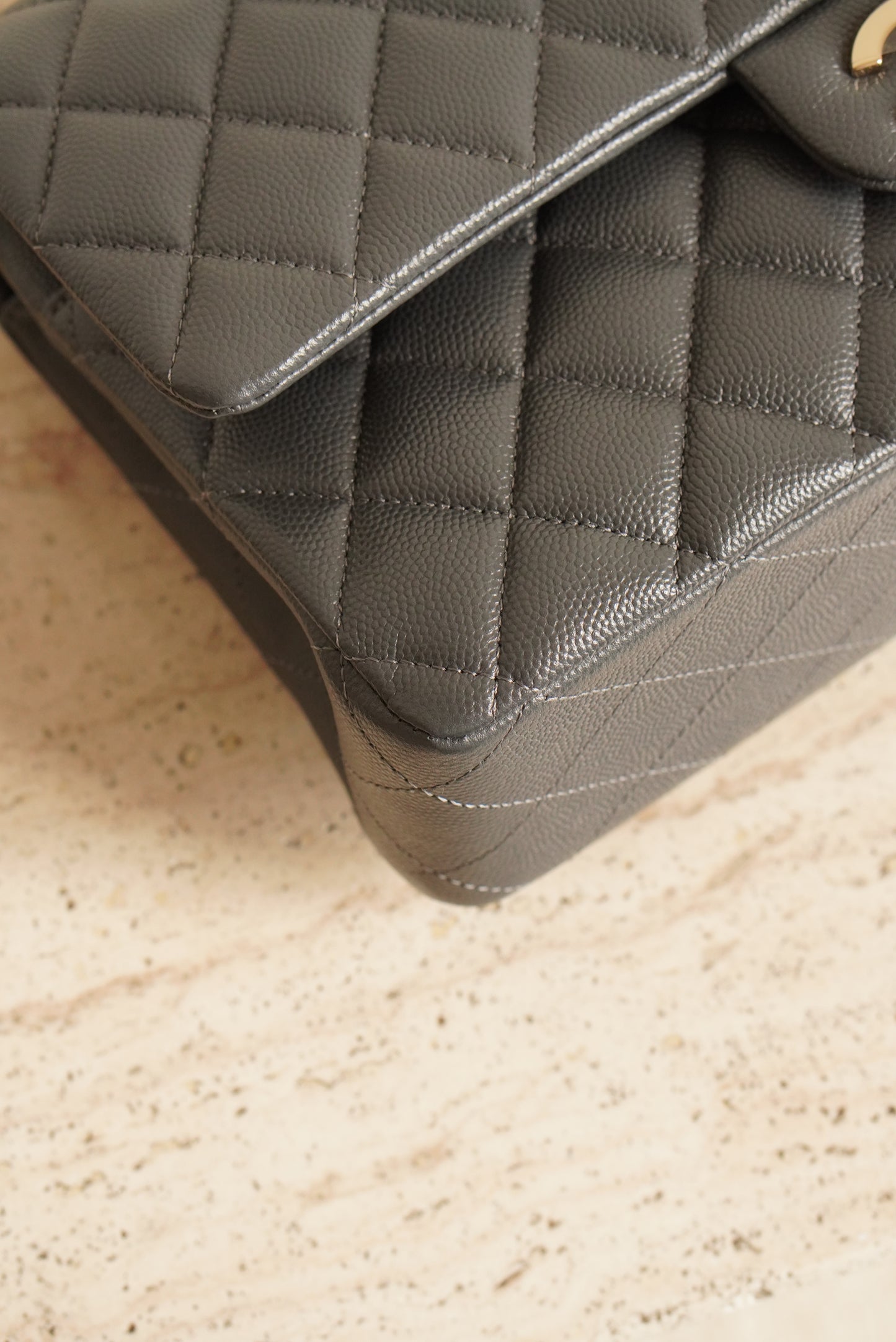 CHANEL CLASSIC 21B MEDIUM DOUBLE FLAP | DARK GREY