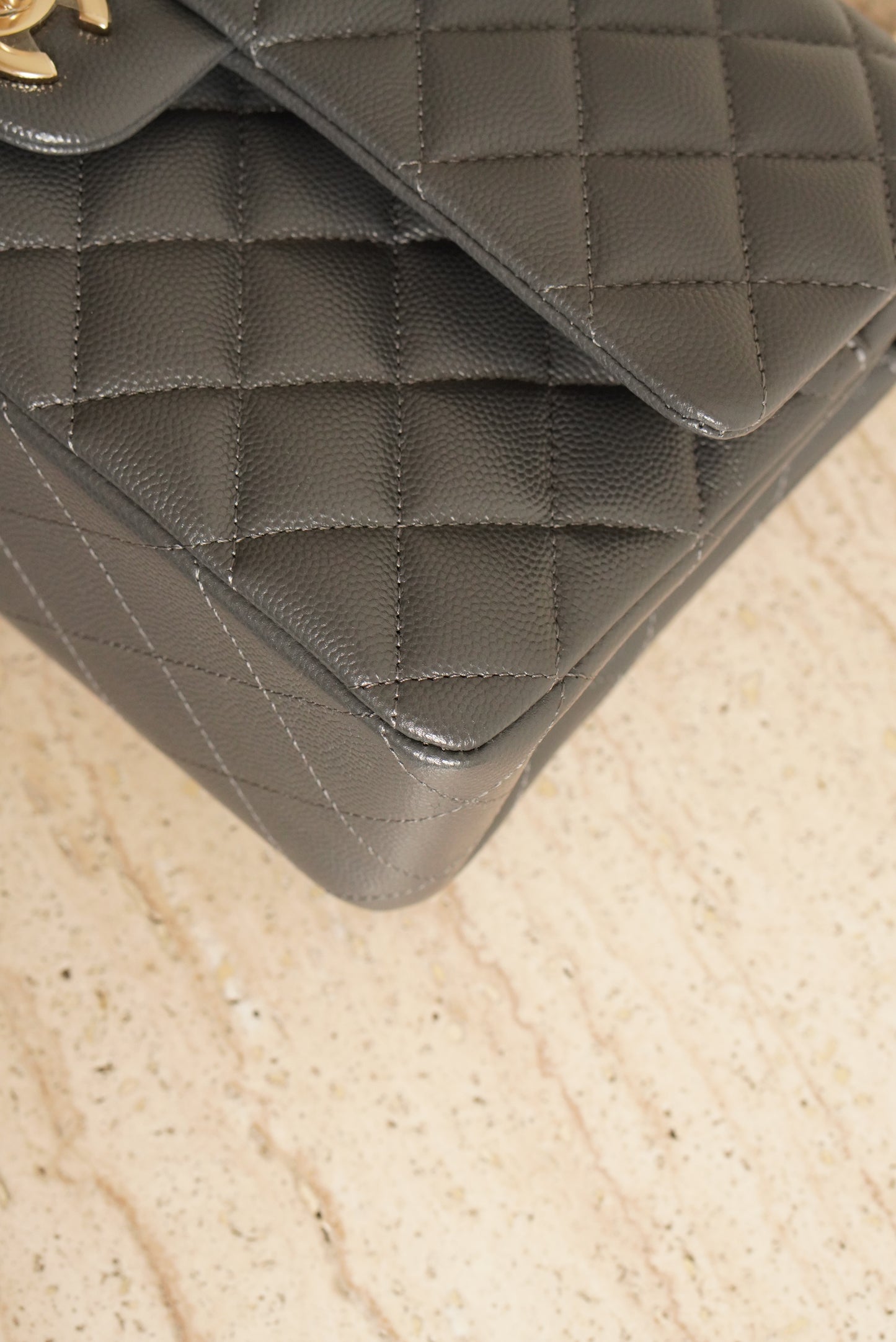 CHANEL CLASSIC 21B MEDIUM DOUBLE FLAP | DARK GREY