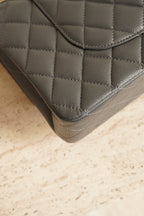 CHANEL CLASSIC 21B MEDIUM DOUBLE FLAP | DARK GREY