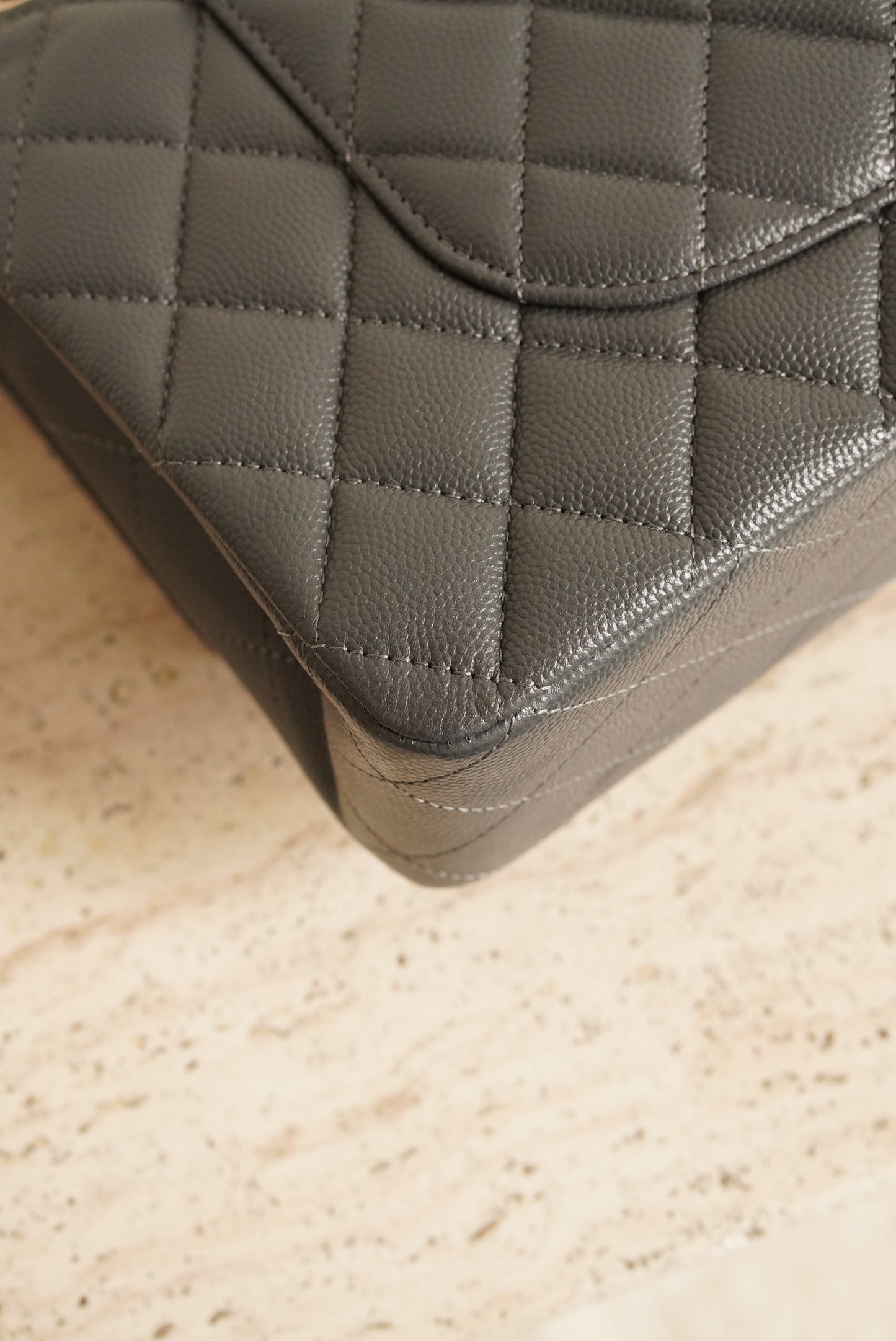 CHANEL CLASSIC 21B MEDIUM DOUBLE FLAP | DARK GREY