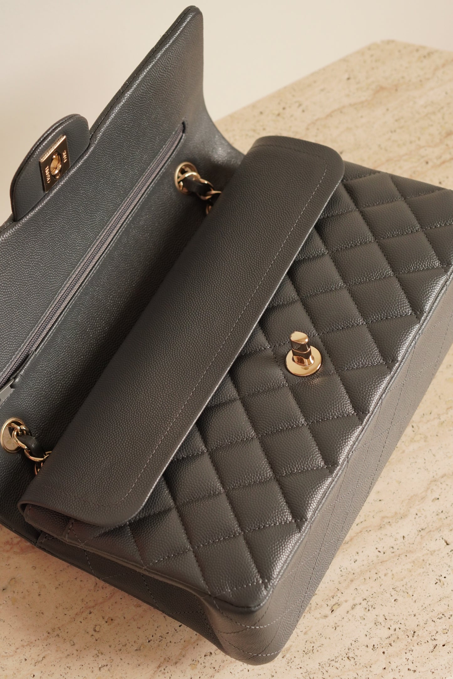 CHANEL CLASSIC 21B MEDIUM DOUBLE FLAP | DARK GREY
