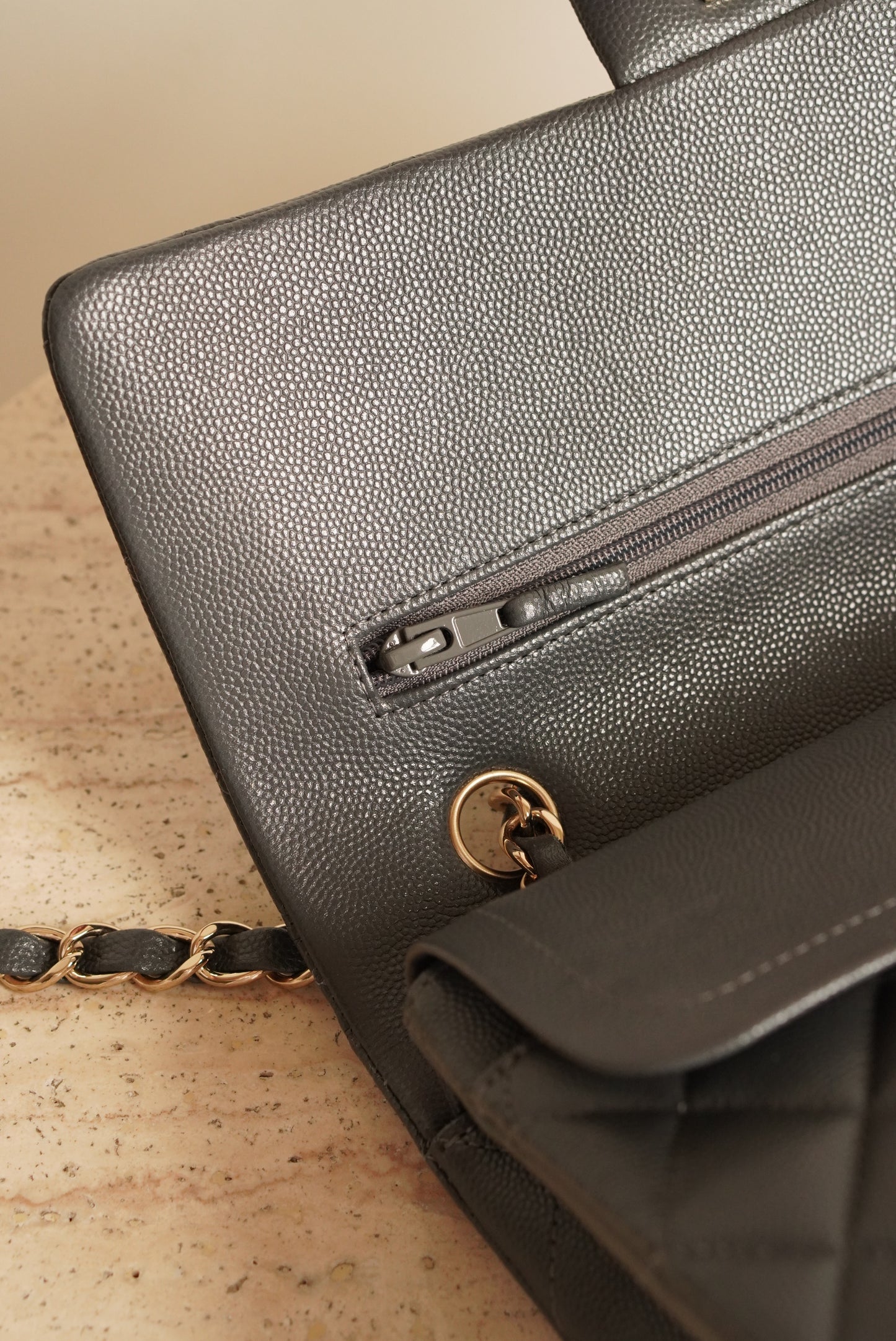 CHANEL CLASSIC 21B MEDIUM DOUBLE FLAP | DARK GREY