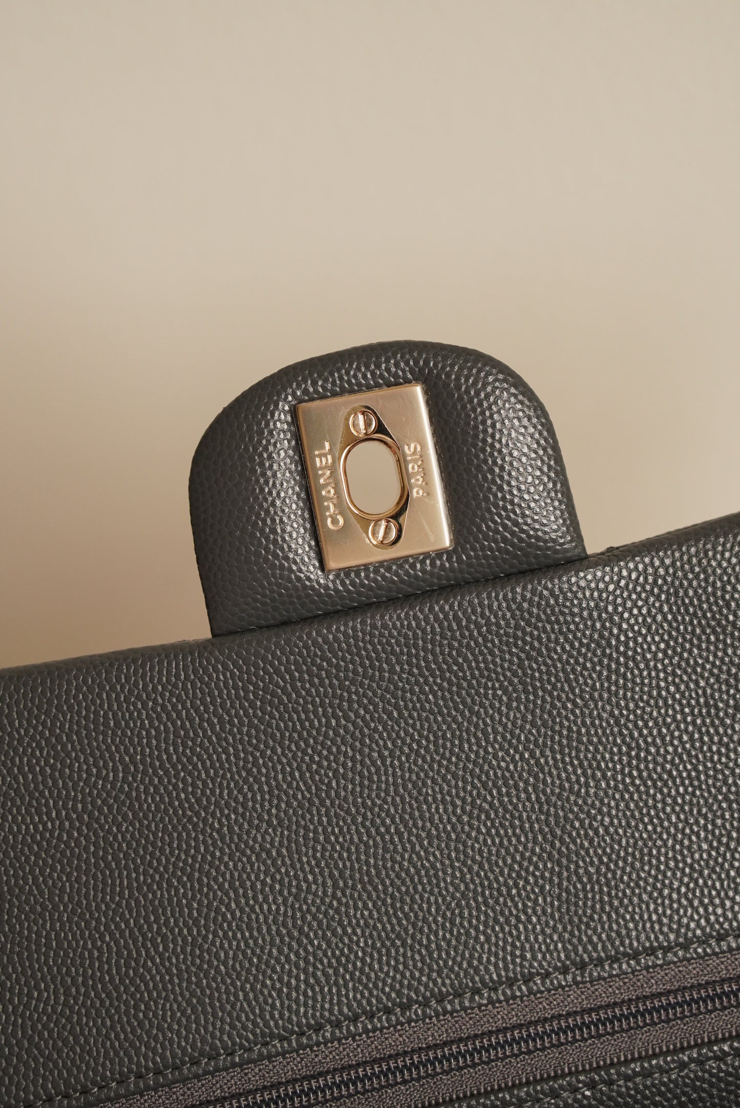 CHANEL CLASSIC 21B MEDIUM DOUBLE FLAP | DARK GREY