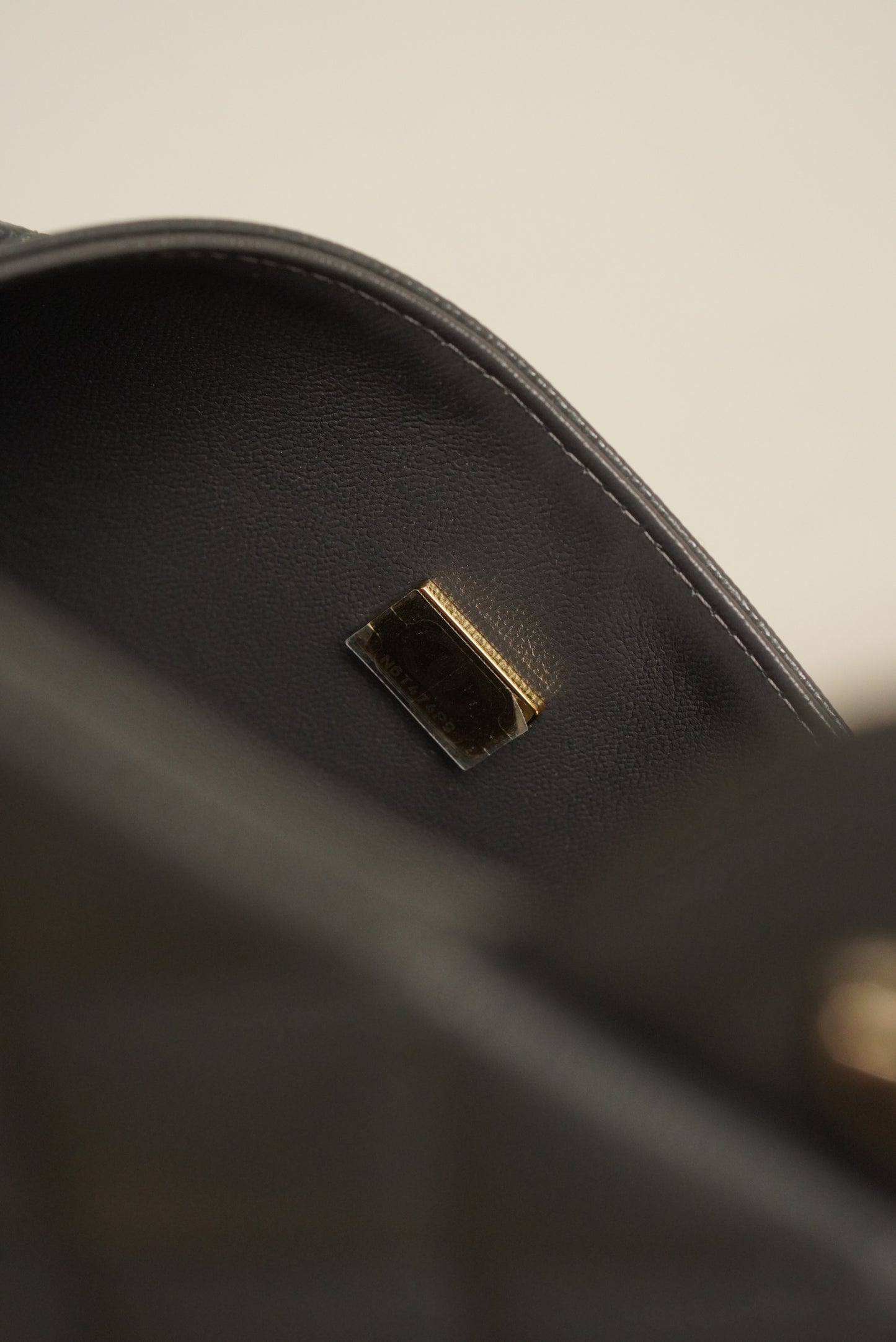 CHANEL CLASSIC 21B MEDIUM DOUBLE FLAP | DARK GREY