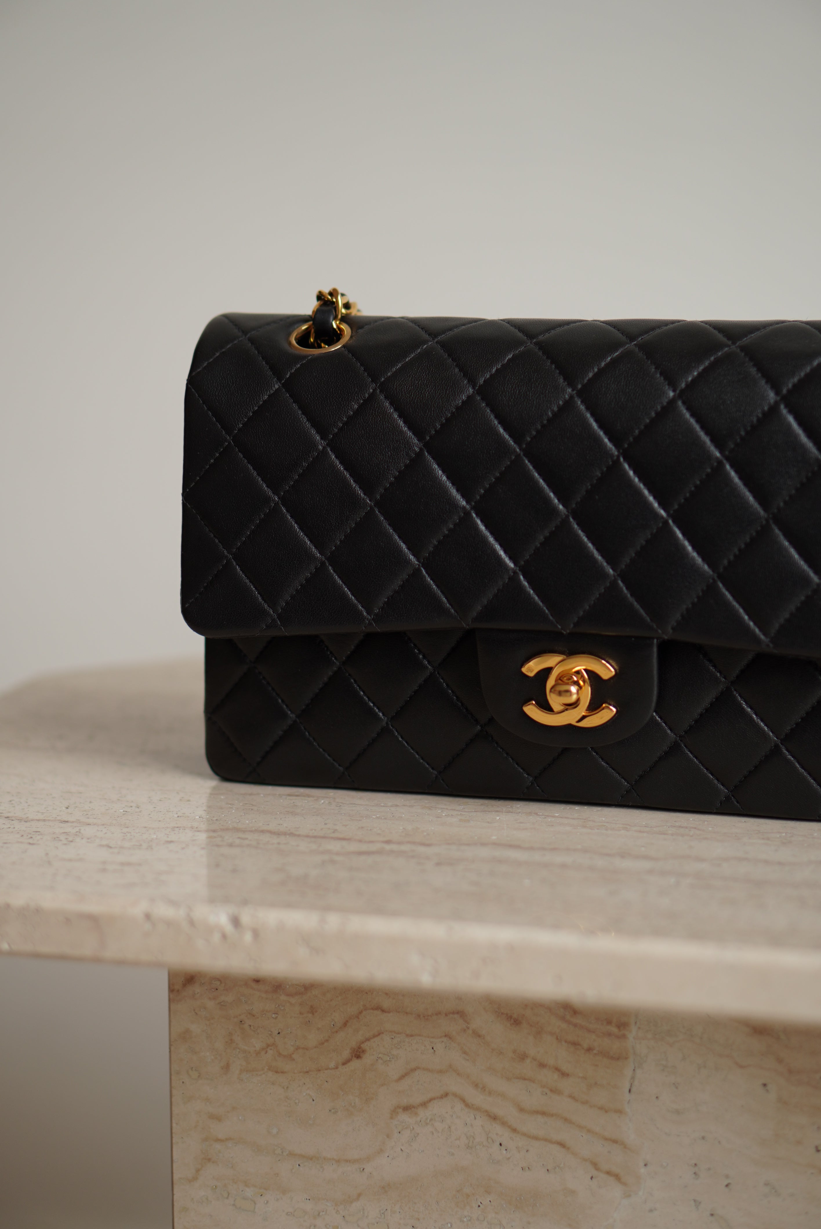 CHANEL CLASSIC MEDIUM DOUBLE FLAP