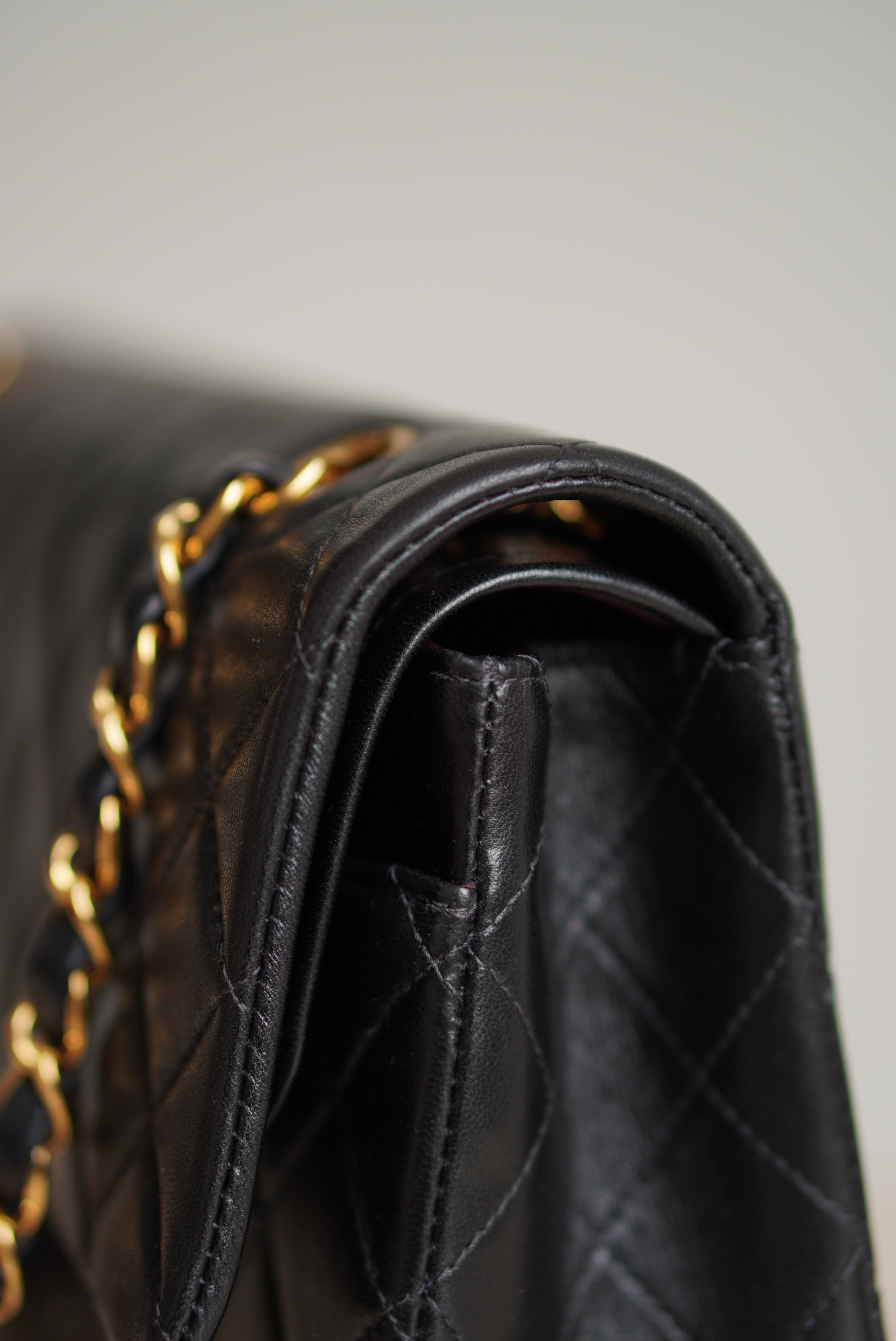 CHANEL CLASSIC MEDIUM DOUBLE FLAP