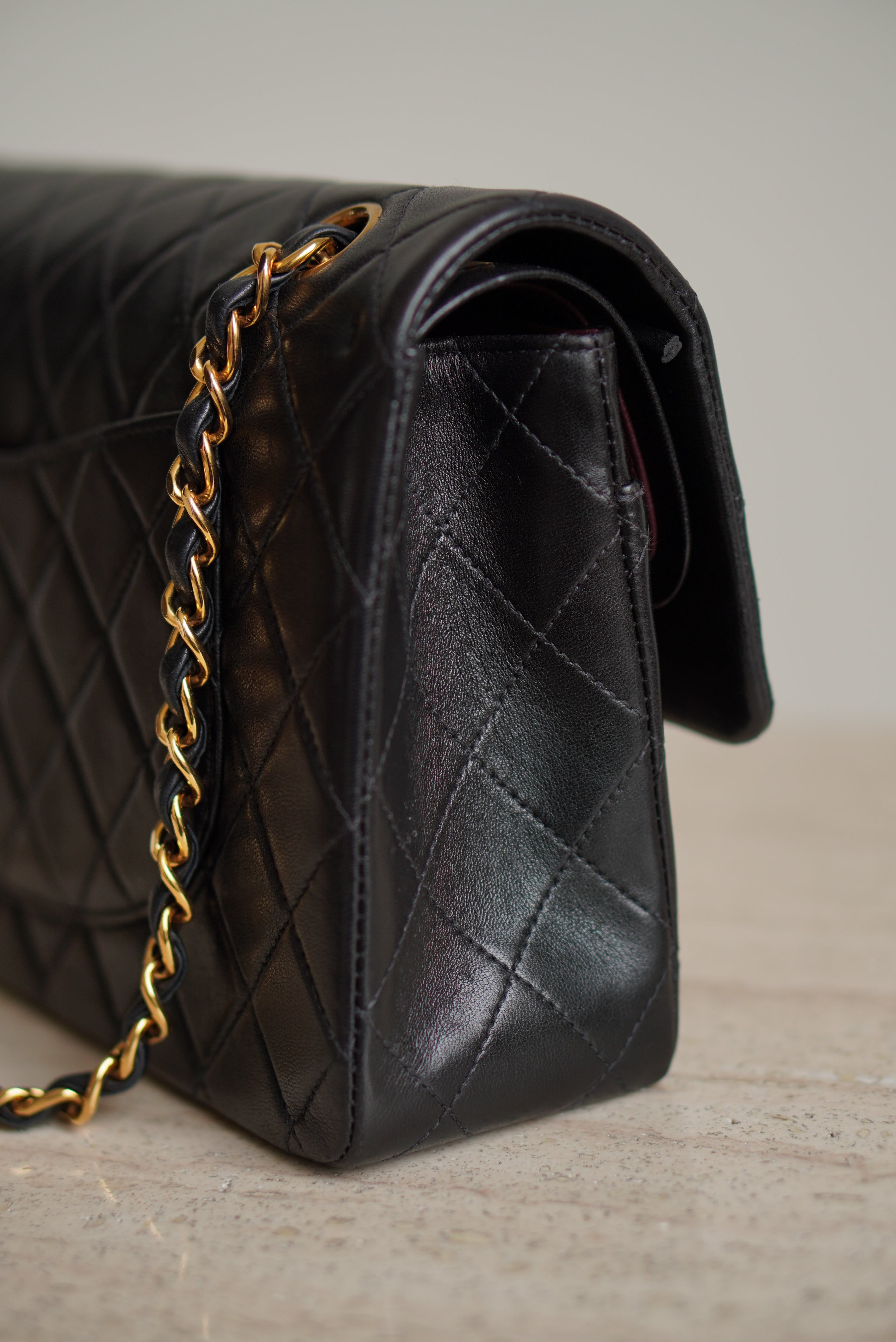 CHANEL CLASSIC MEDIUM DOUBLE FLAP