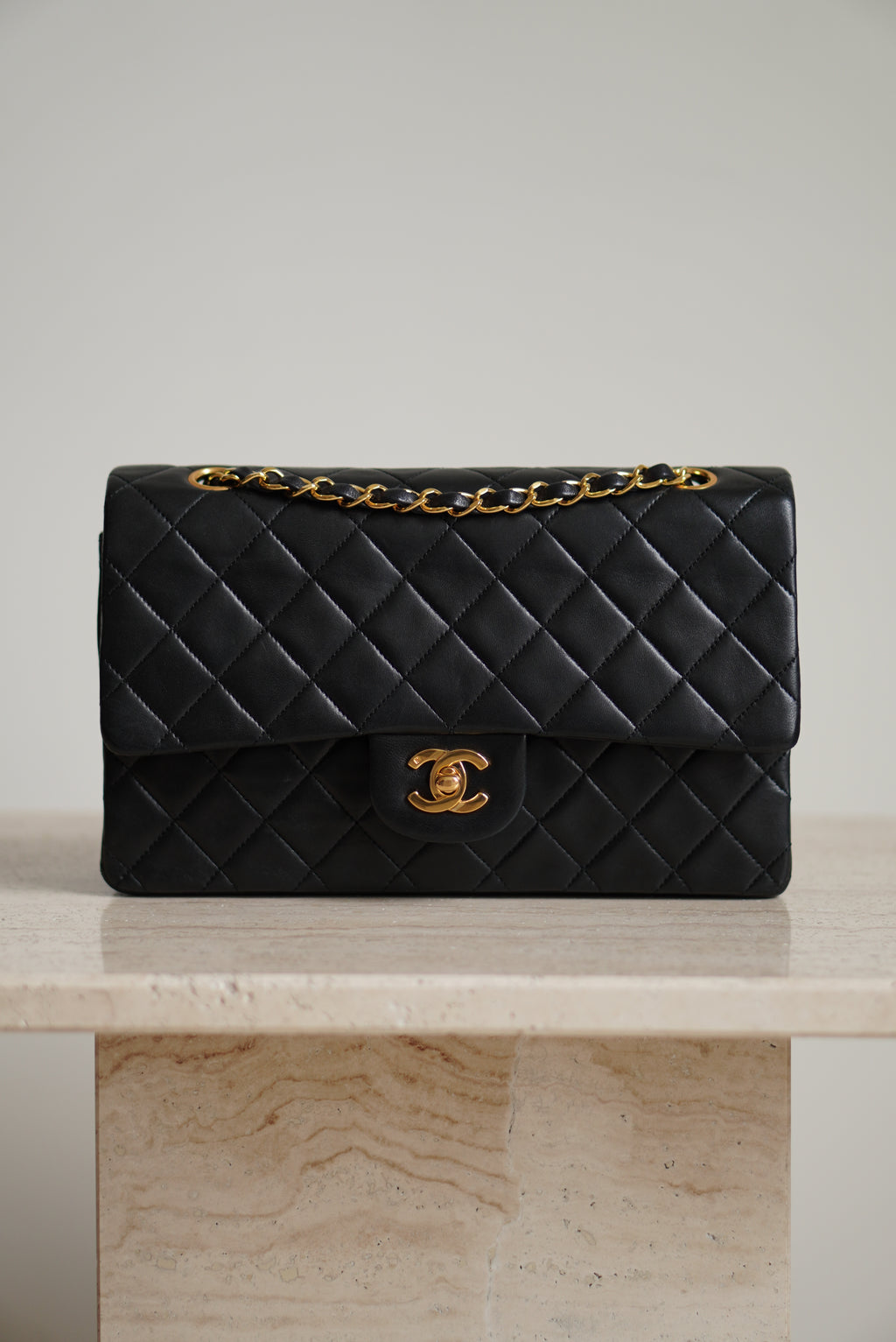 CHANEL CLASSIC MEDIUM DOUBLE FLAP