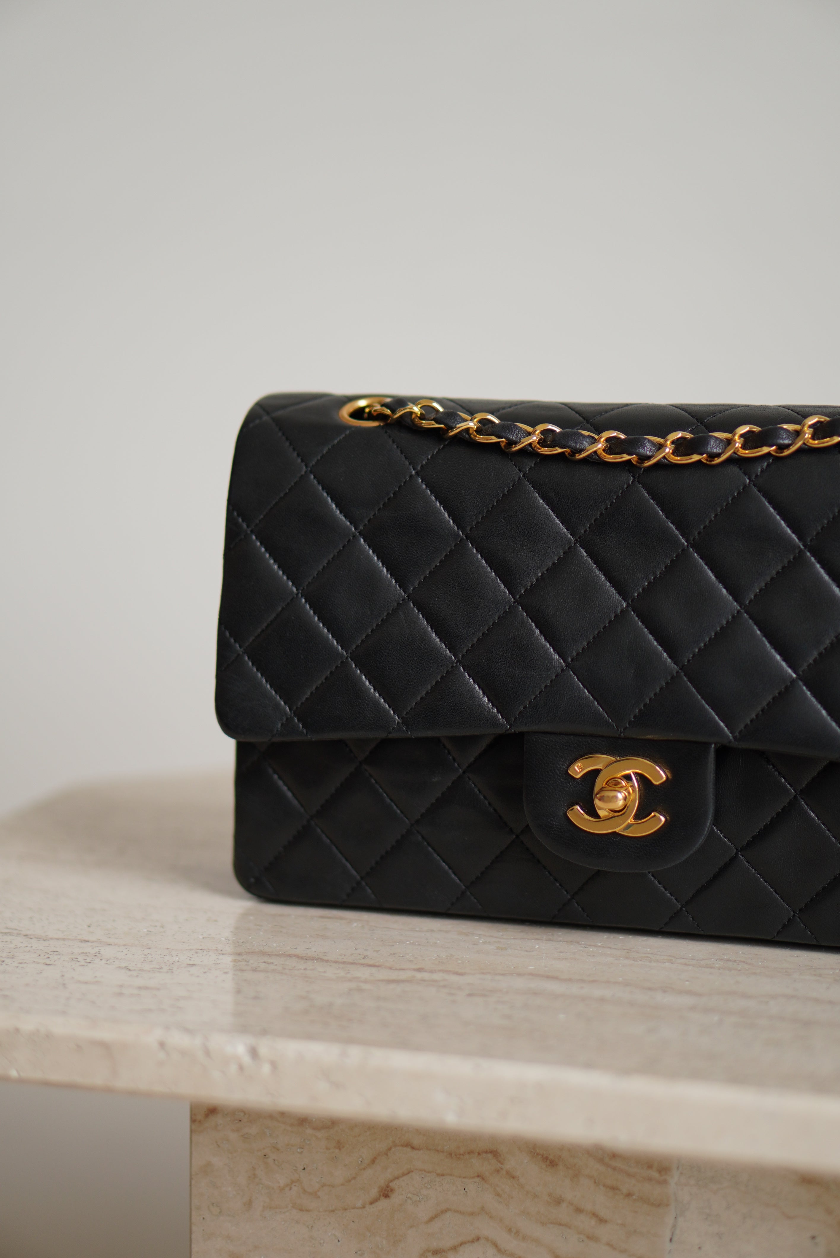 CHANEL CLASSIC MEDIUM DOUBLE FLAP