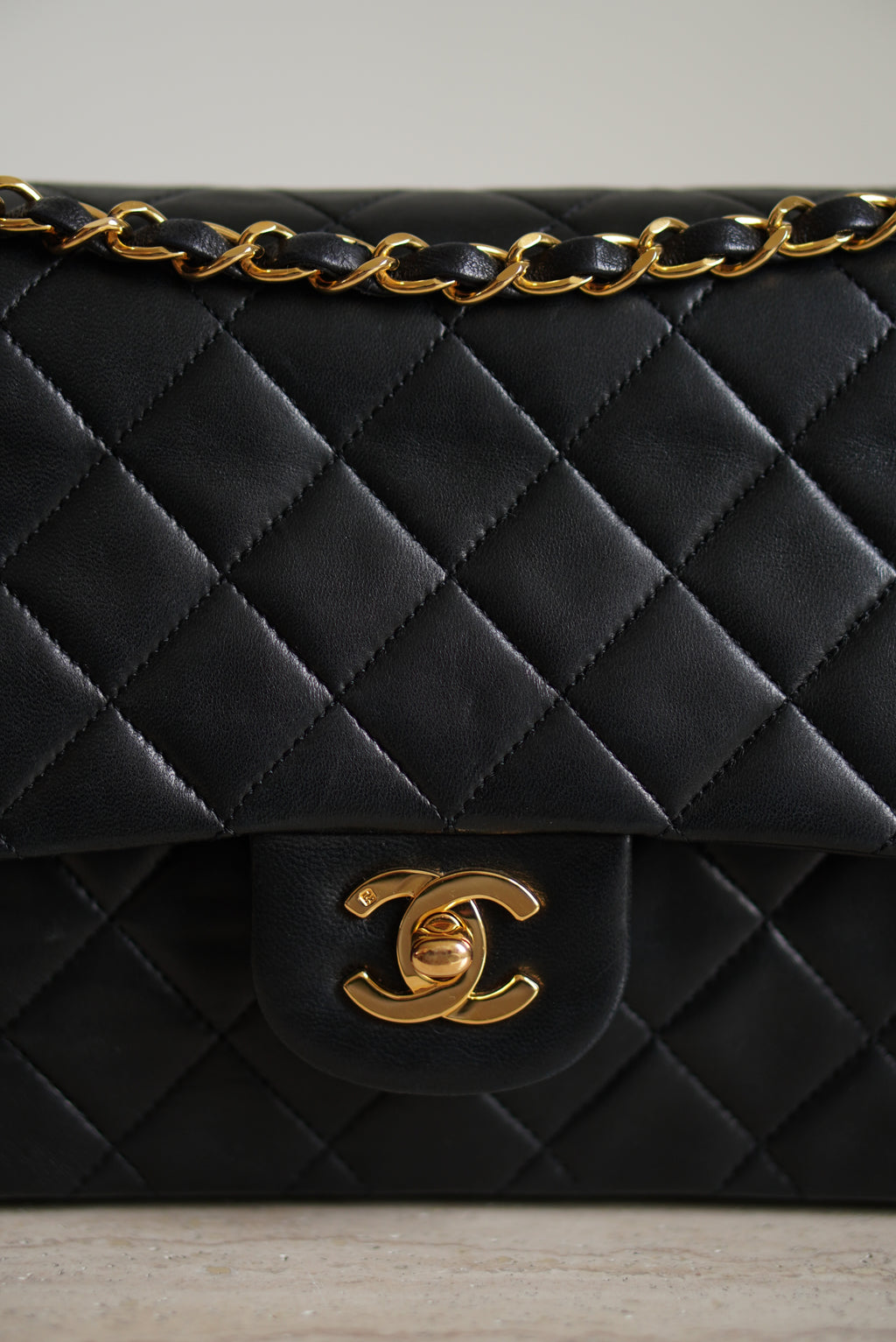 CHANEL CLASSIC MEDIUM DOUBLE FLAP