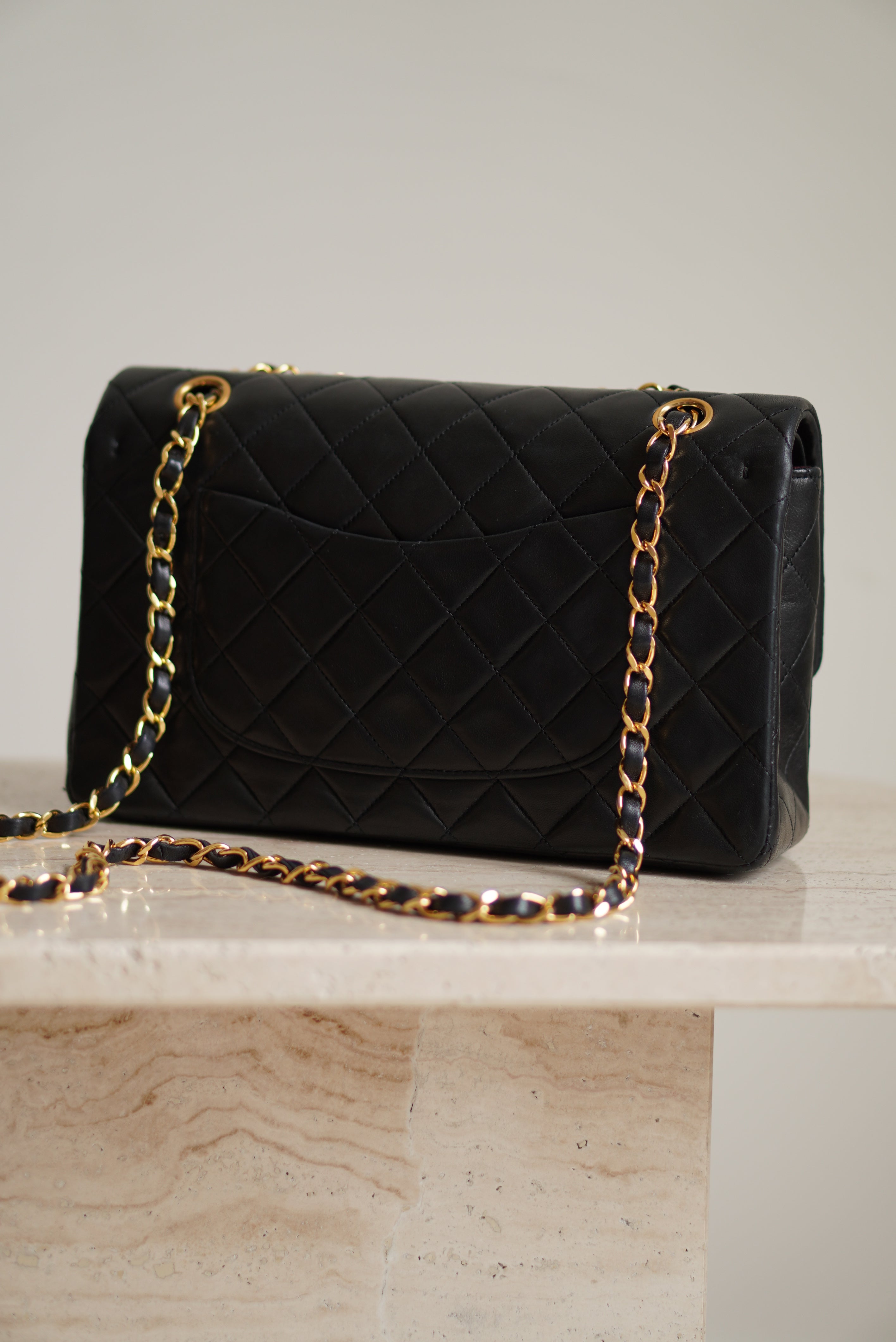 CHANEL CLASSIC MEDIUM DOUBLE FLAP