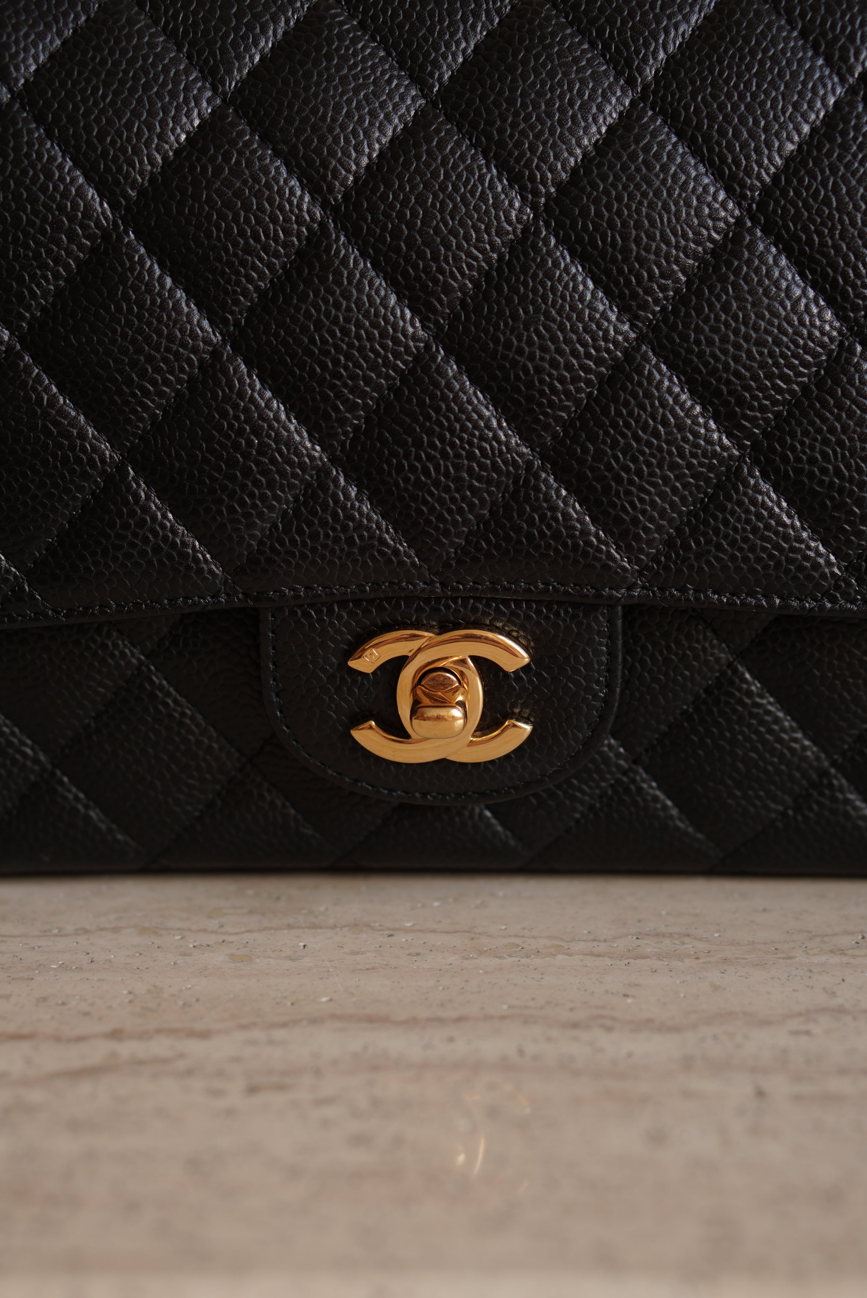 CHANEL CLASSIC MEDIUM DOUBLE FLAP