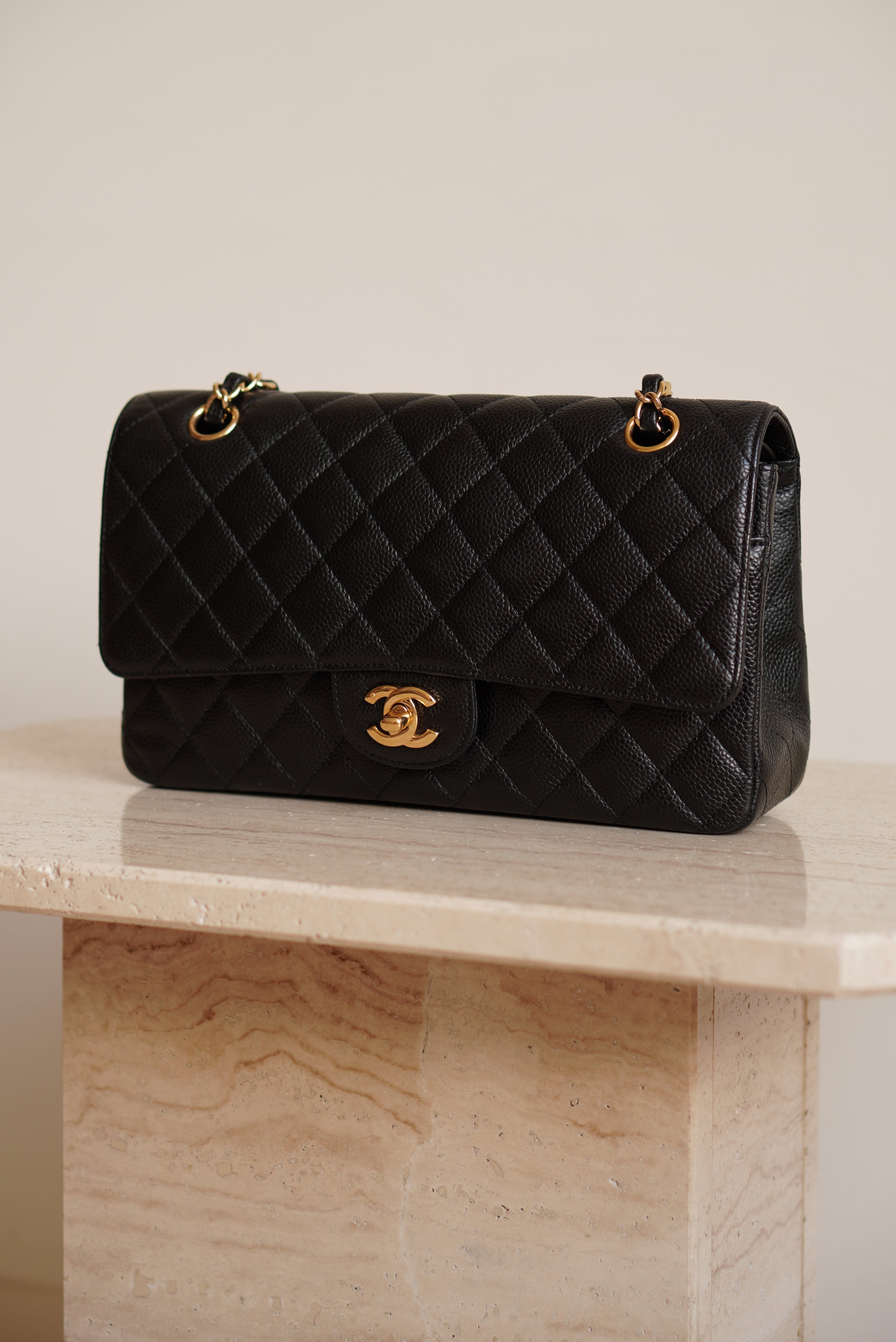 CHANEL CLASSIC MEDIUM DOUBLE FLAP