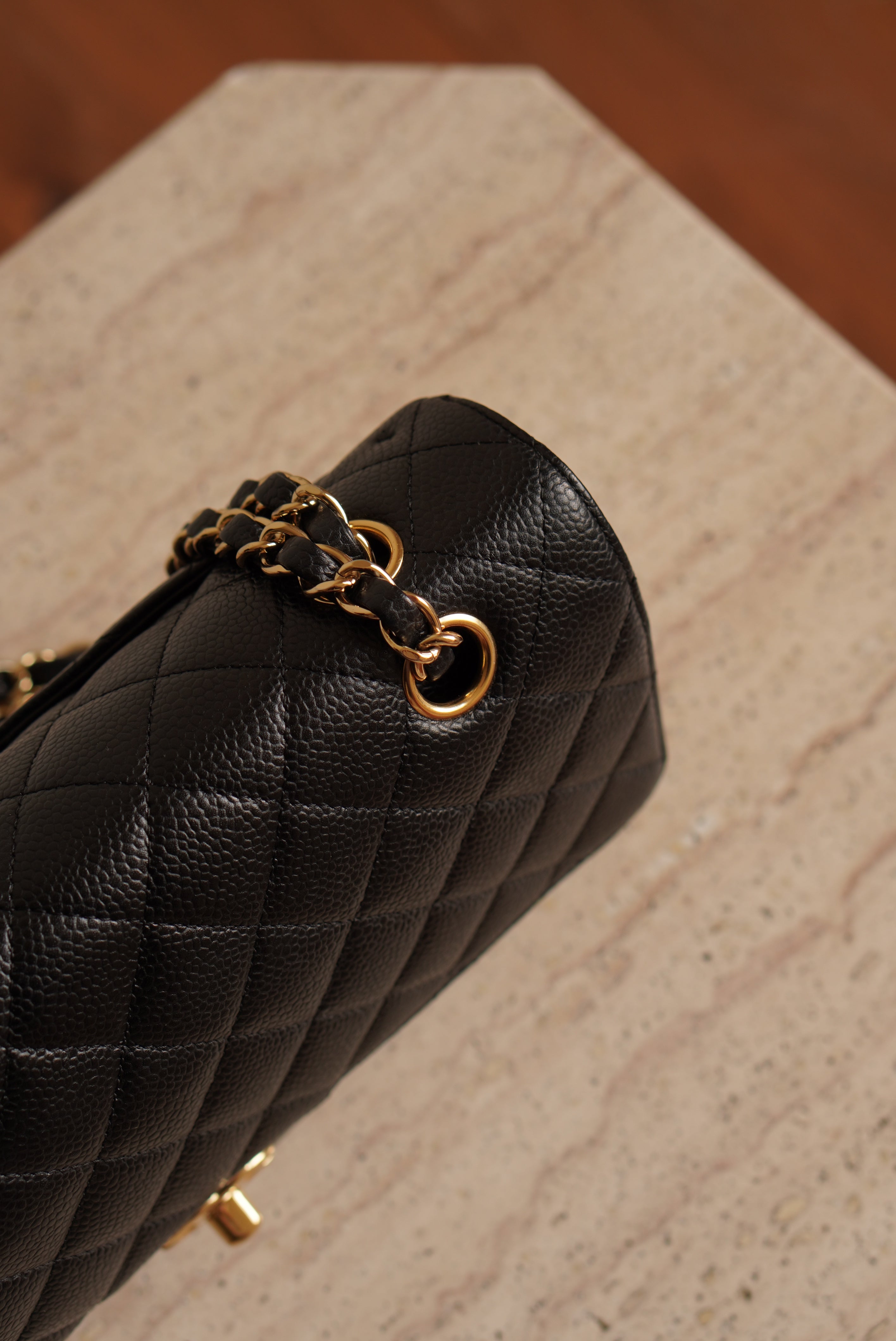 CHANEL CLASSIC MEDIUM DOUBLE FLAP