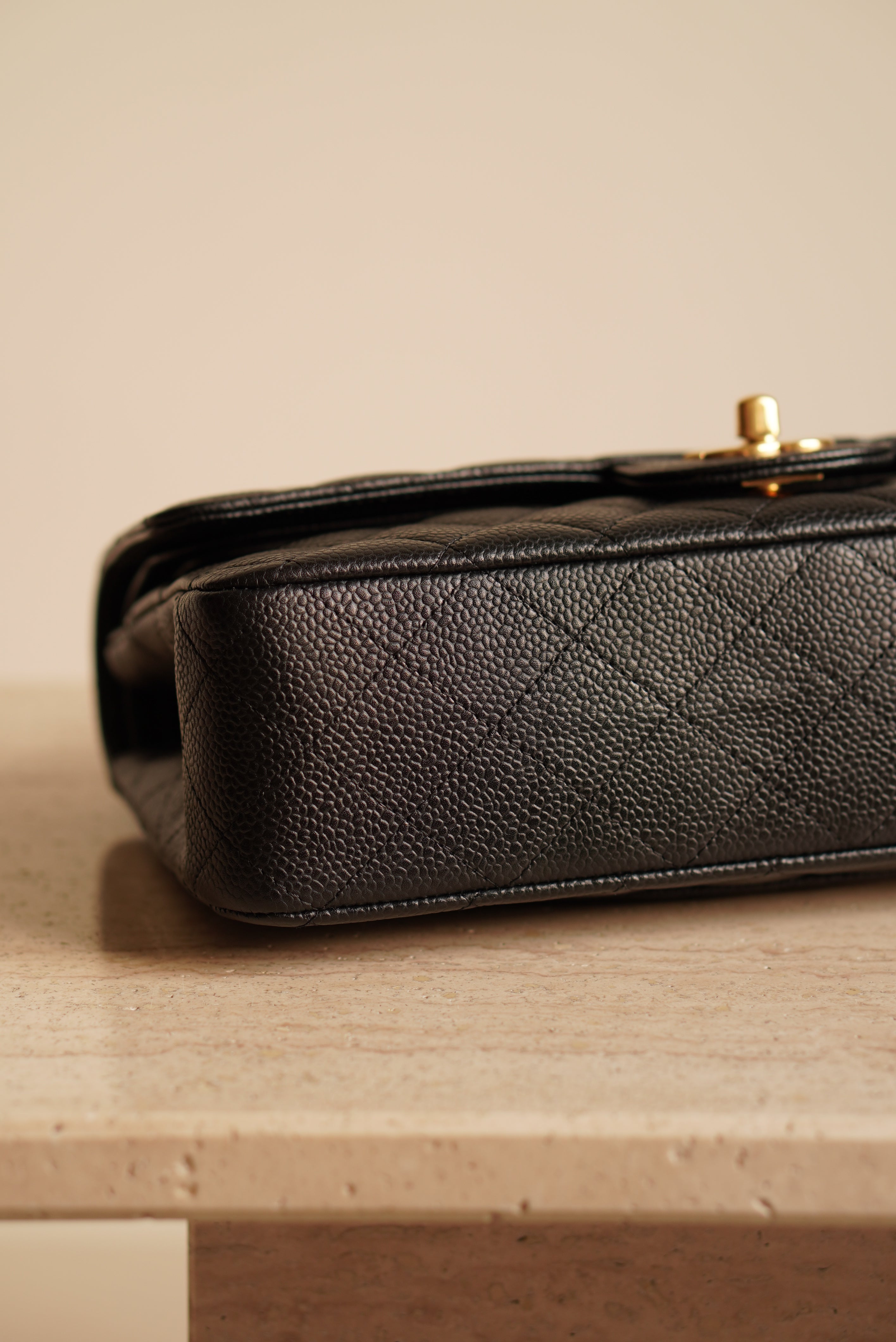 CHANEL CLASSIC MEDIUM DOUBLE FLAP