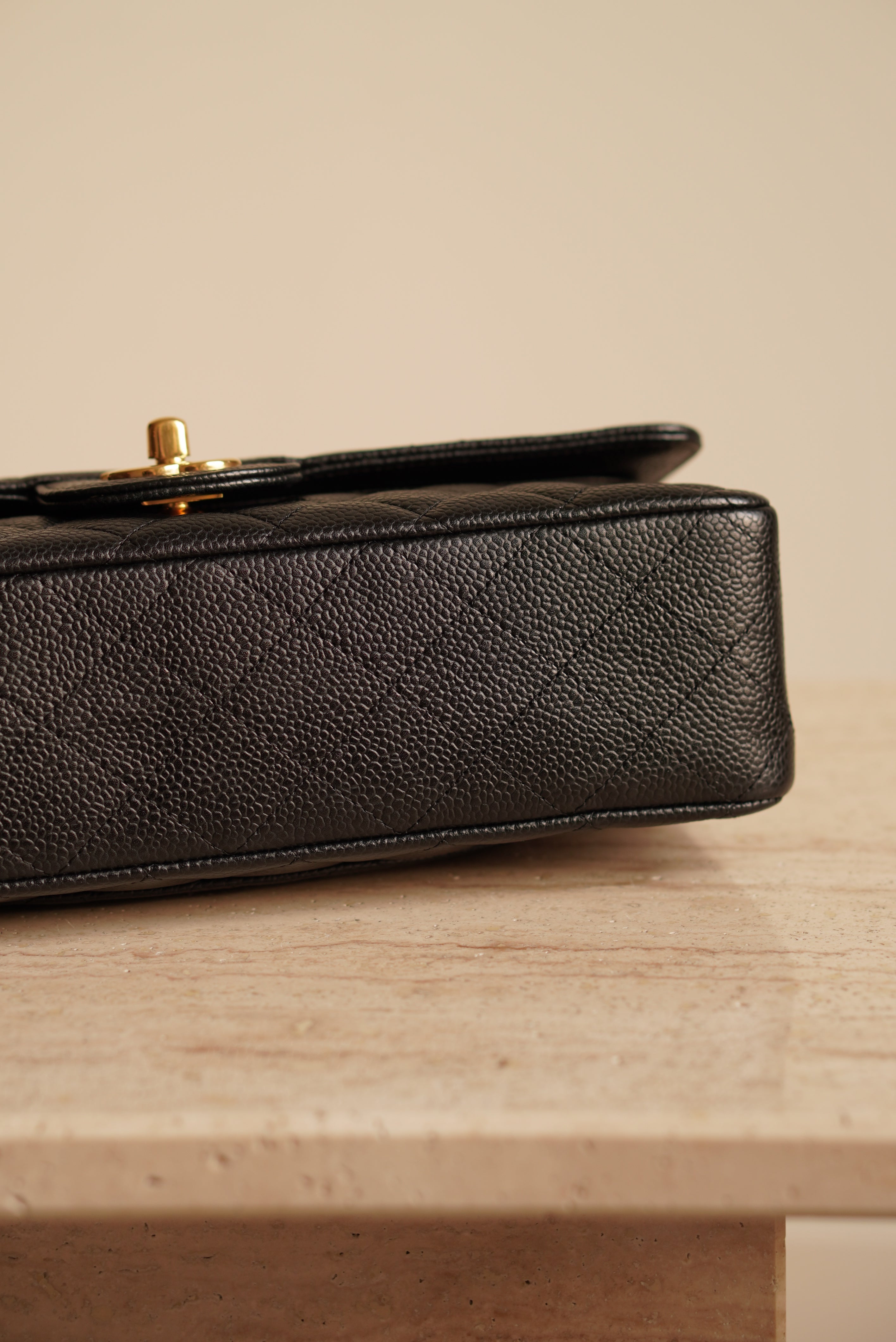 CHANEL CLASSIC MEDIUM DOUBLE FLAP