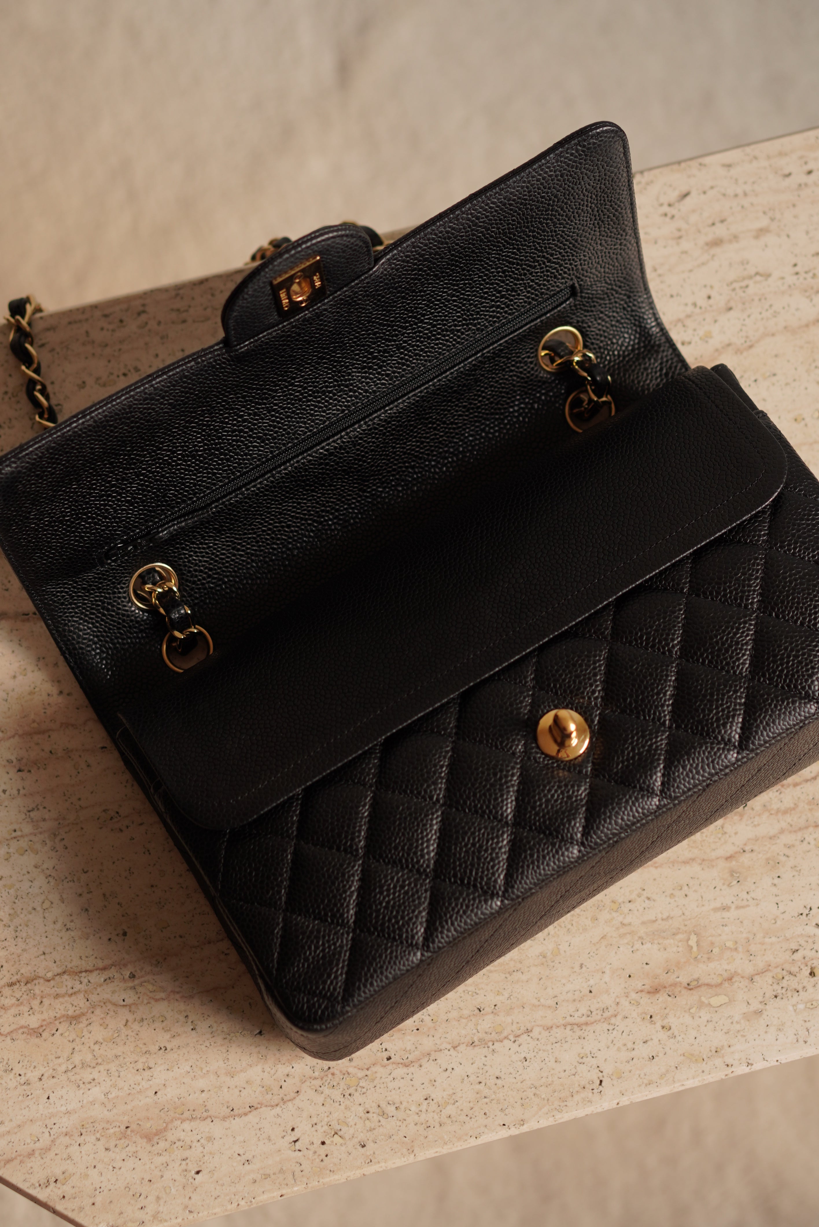 CHANEL CLASSIC MEDIUM DOUBLE FLAP