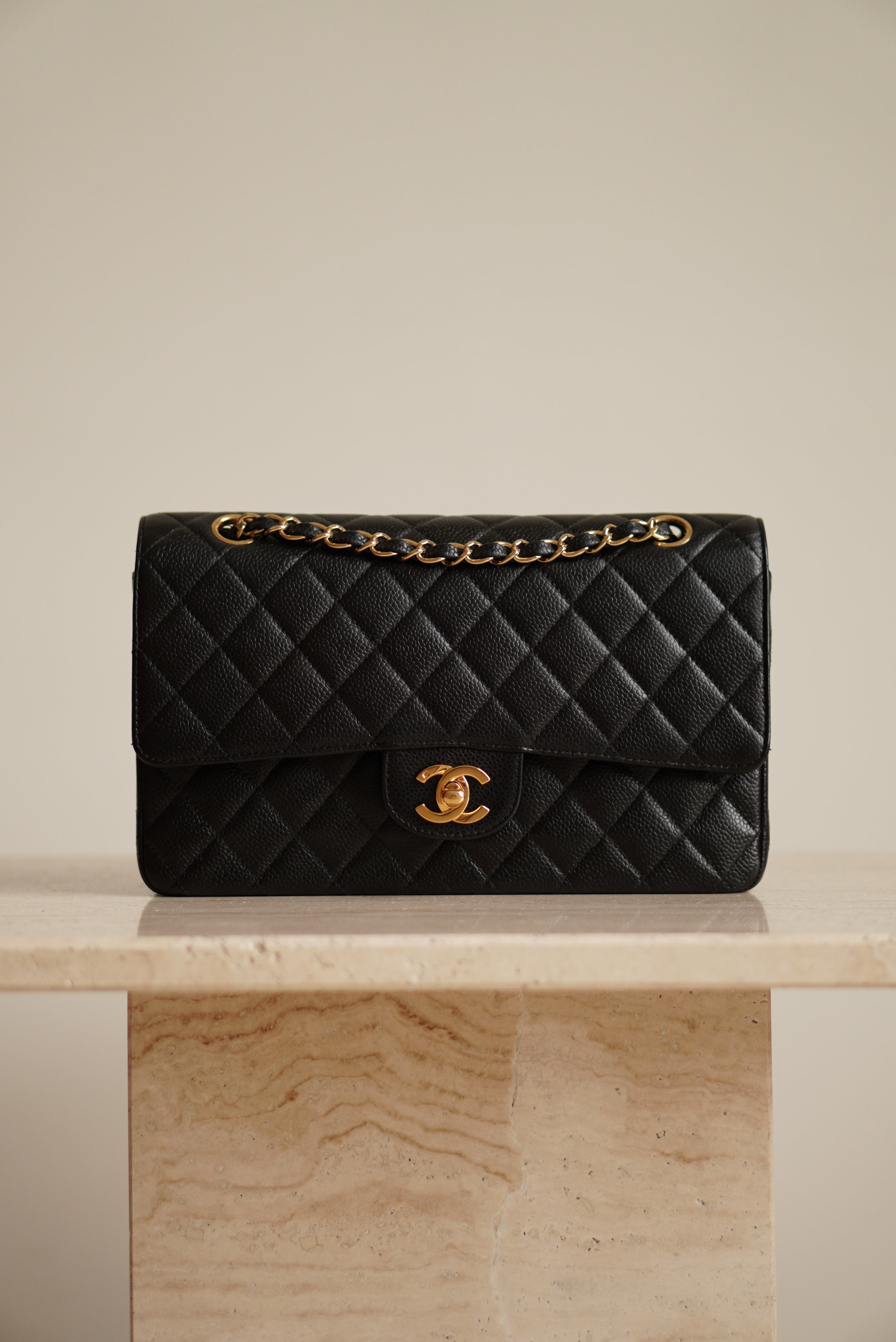 CHANEL CLASSIC MEDIUM DOUBLE FLAP
