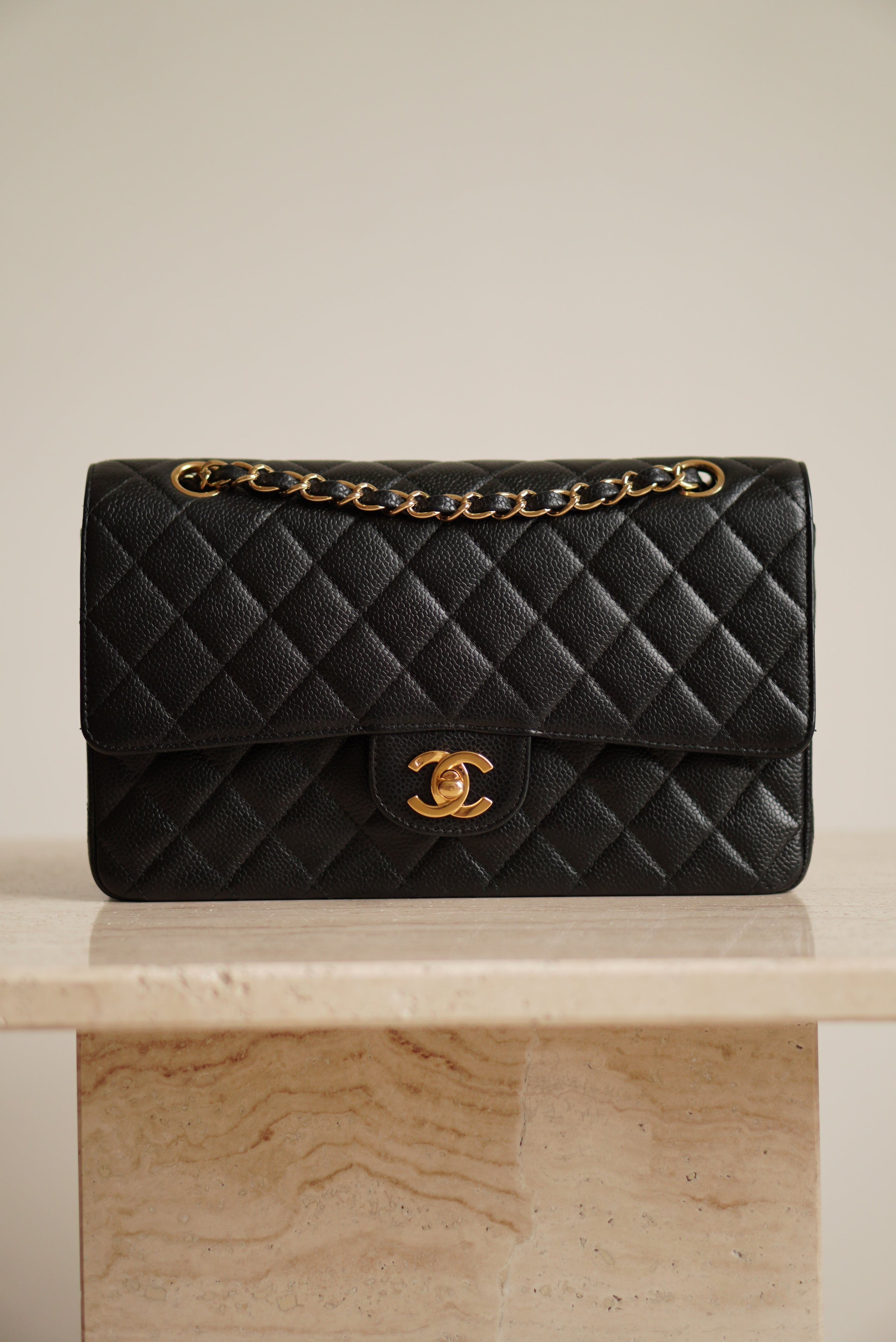 CHANEL CLASSIC MEDIUM DOUBLE FLAP