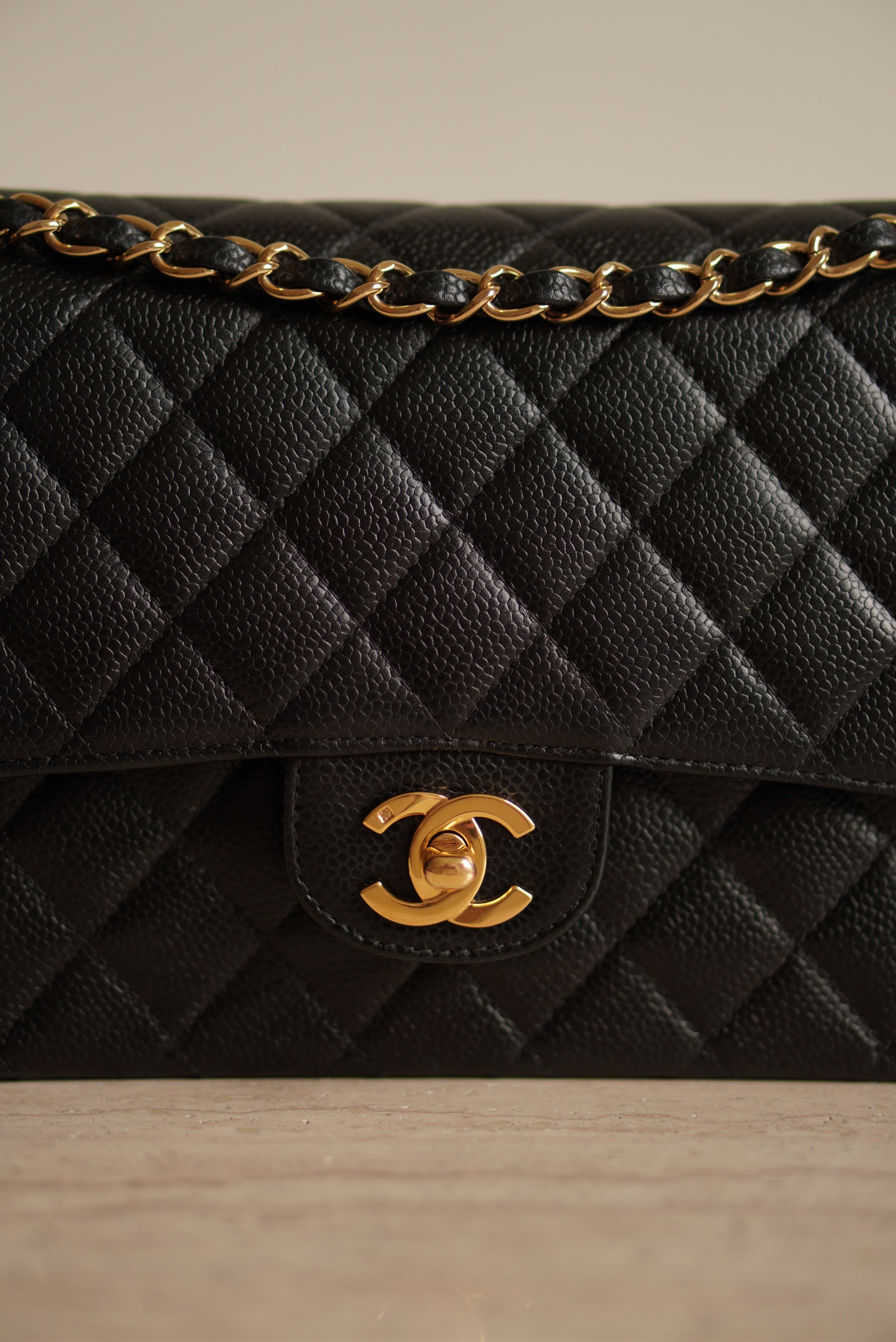 CHANEL CLASSIC MEDIUM DOUBLE FLAP