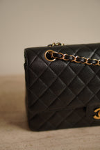 CHANEL CLASSIC MEDIUM DOUBLE FLAP