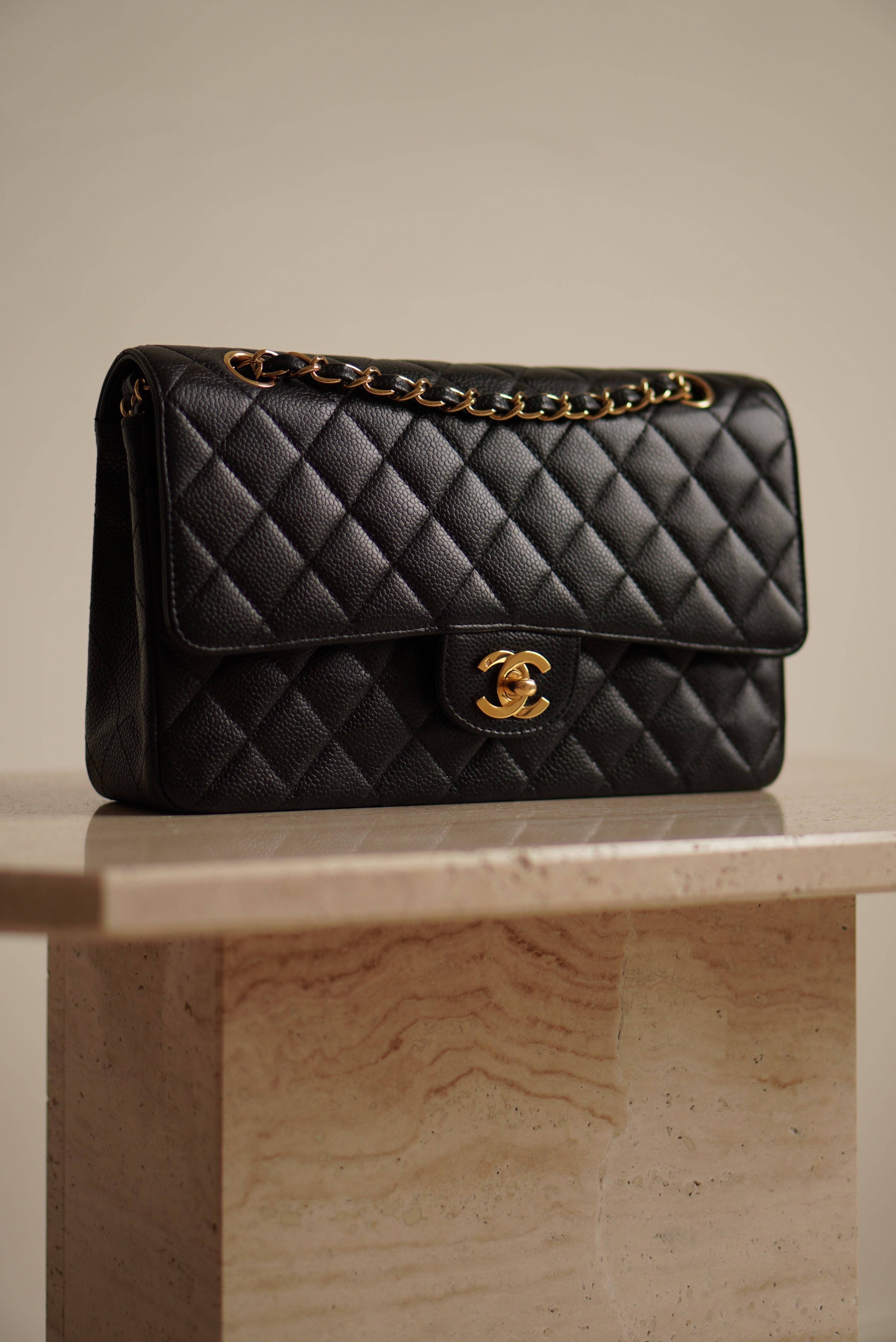 CHANEL CLASSIC MEDIUM DOUBLE FLAP