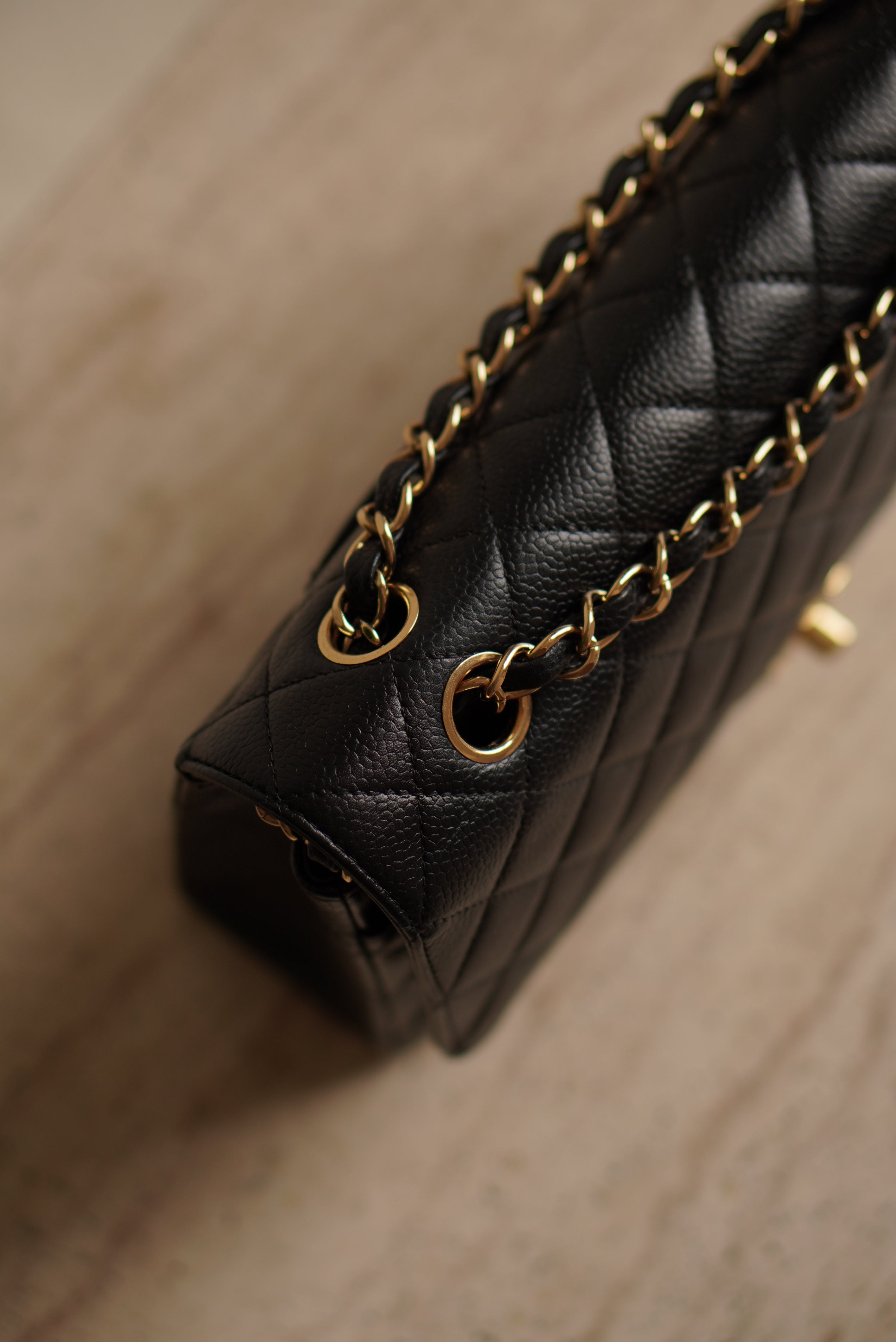 CHANEL CLASSIC MEDIUM DOUBLE FLAP