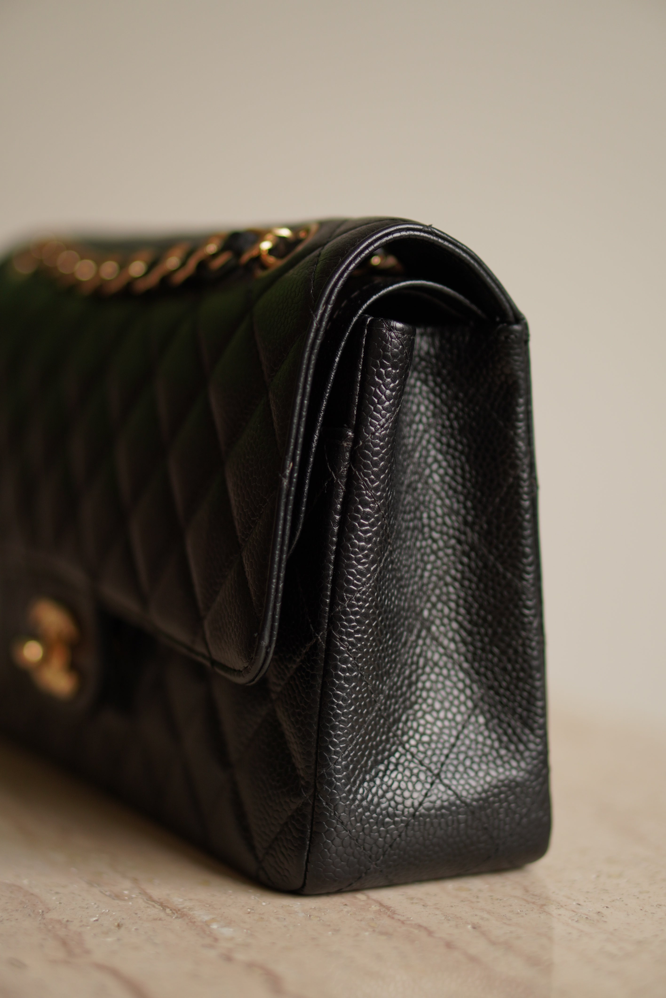 CHANEL CLASSIC MEDIUM DOUBLE FLAP