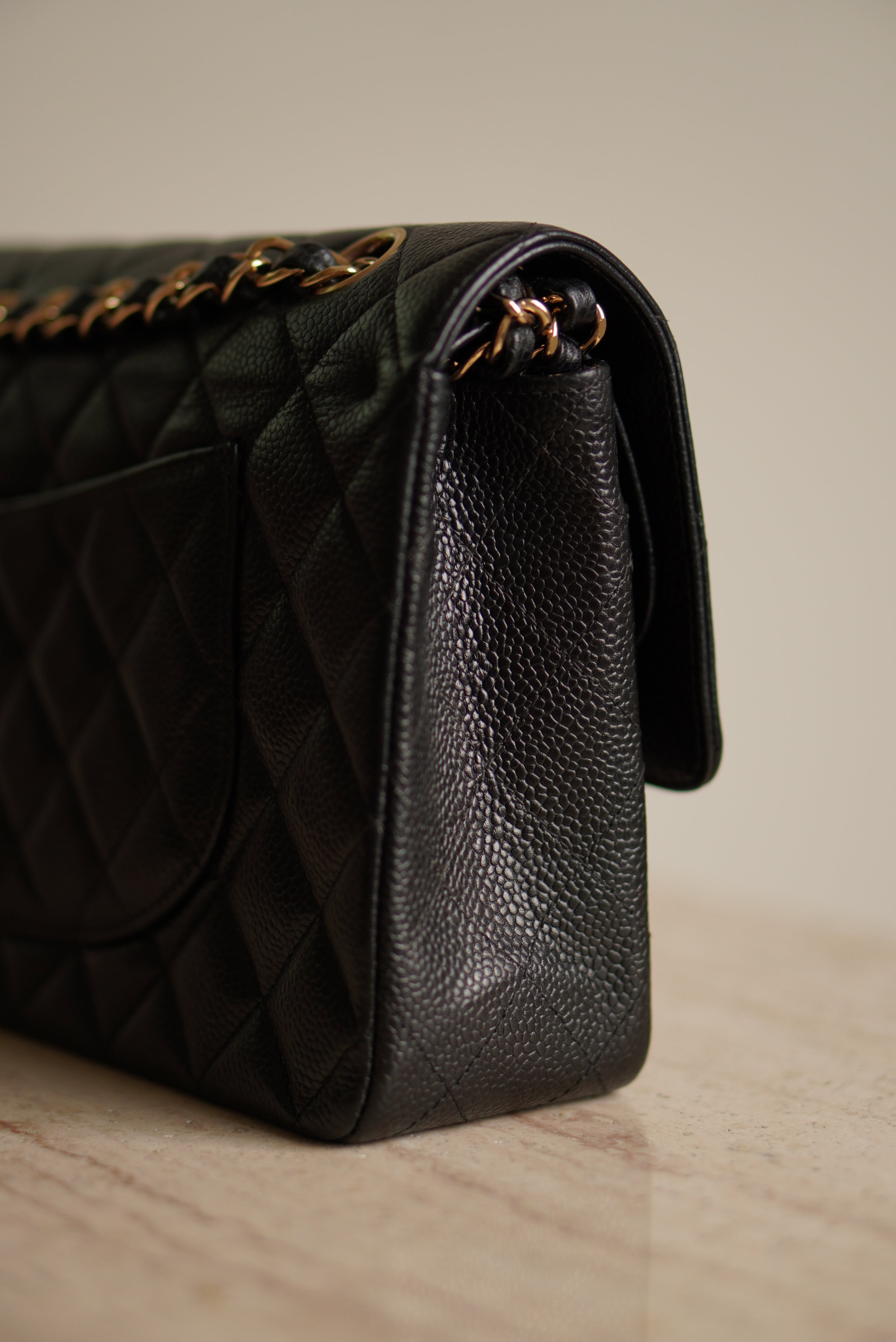 CHANEL CLASSIC MEDIUM DOUBLE FLAP