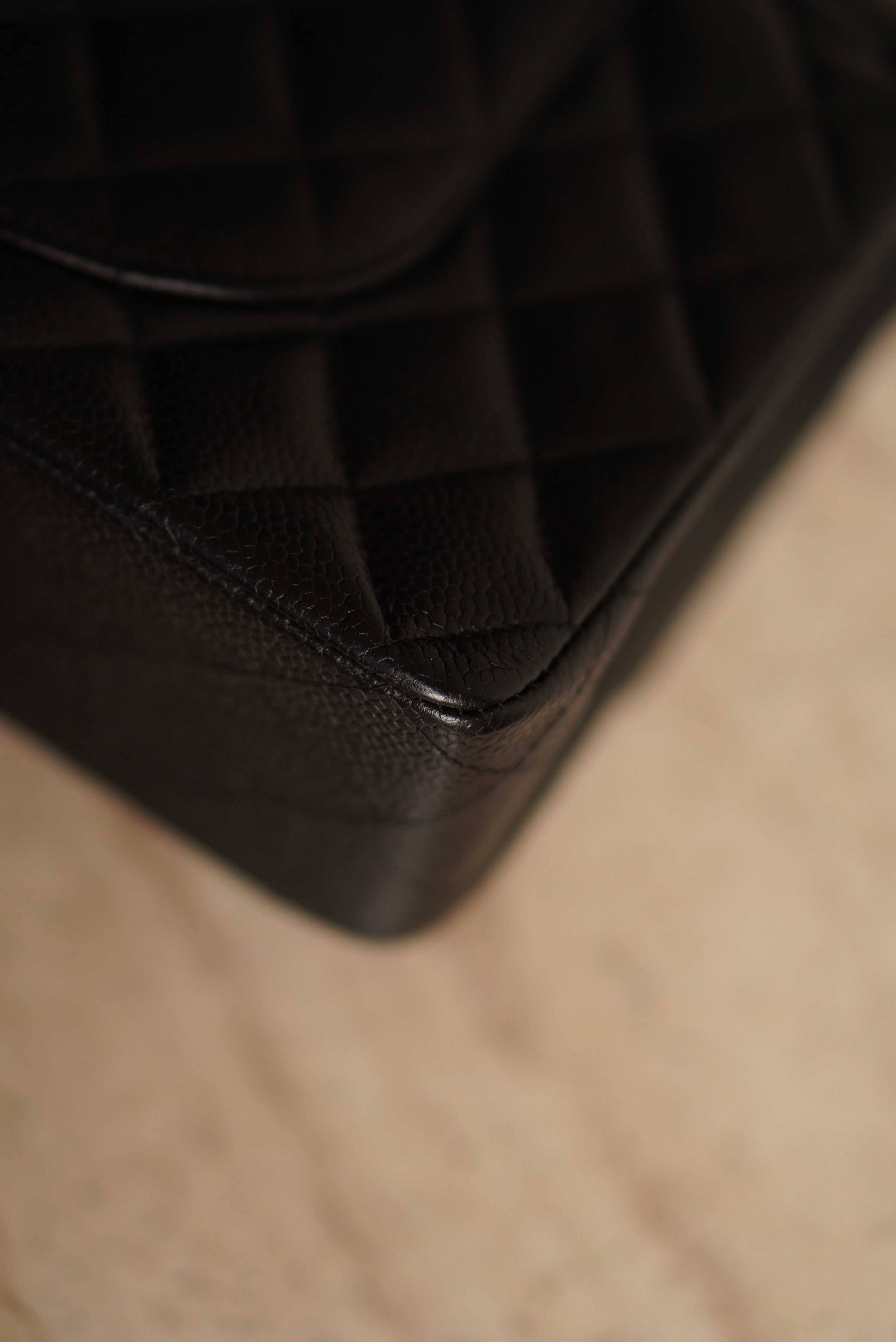 CHANEL CLASSIC MEDIUM DOUBLE FLAP