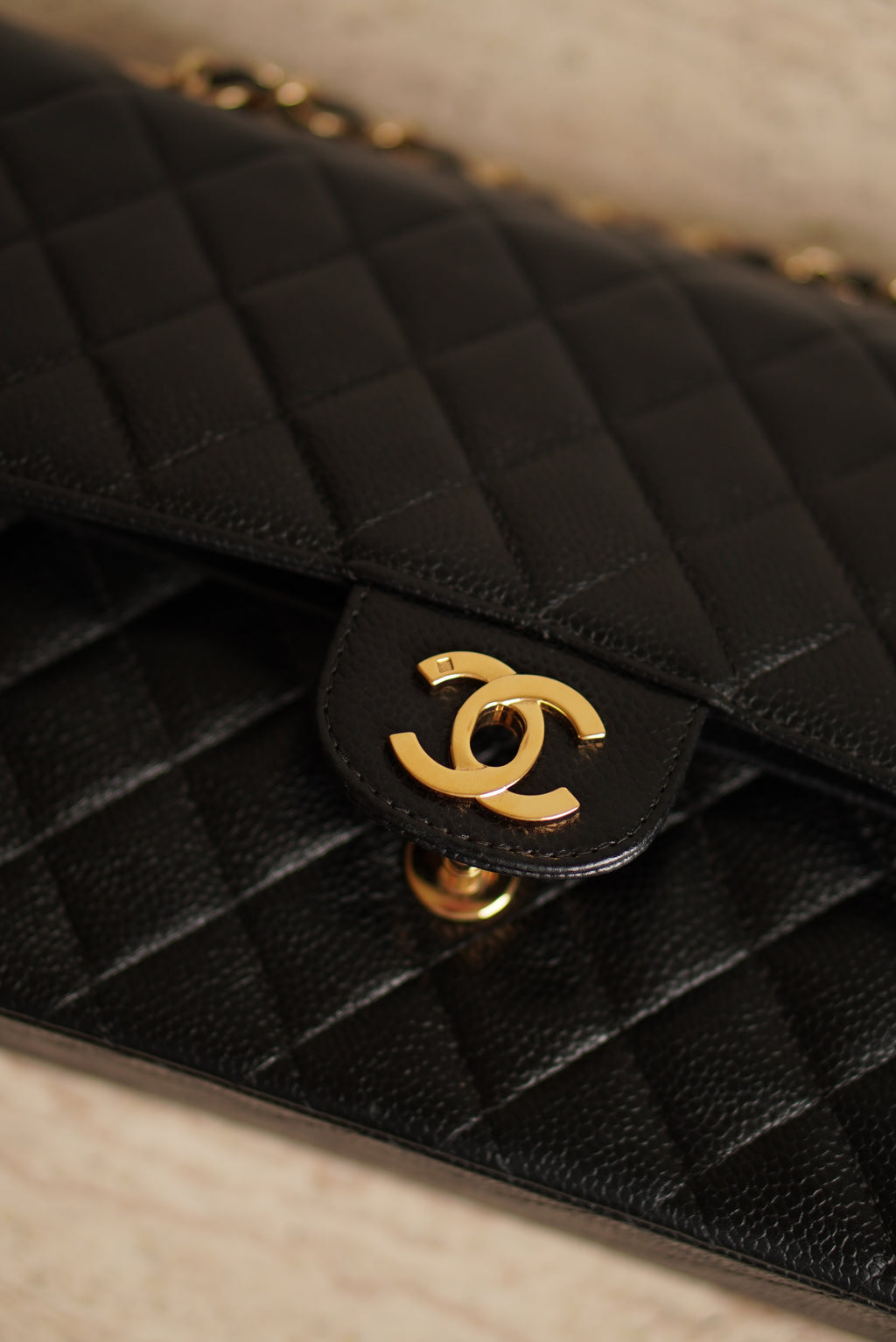 CHANEL CLASSIC MEDIUM DOUBLE FLAP