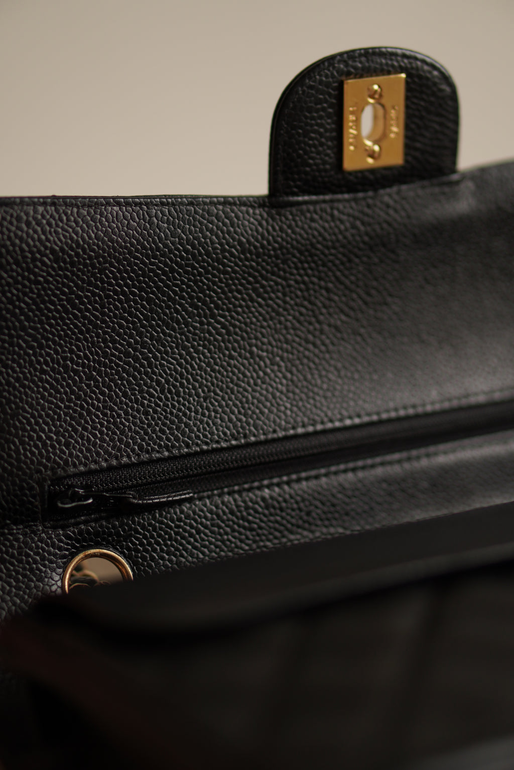 CHANEL CLASSIC MEDIUM DOUBLE FLAP
