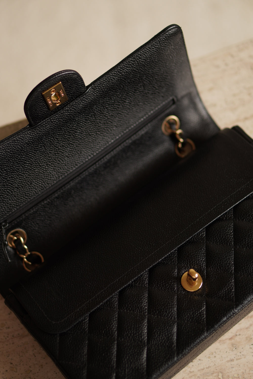 CHANEL CLASSIC MEDIUM DOUBLE FLAP