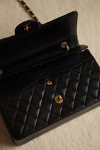 CHANEL CLASSIC MEDIUM DOUBLE FLAP