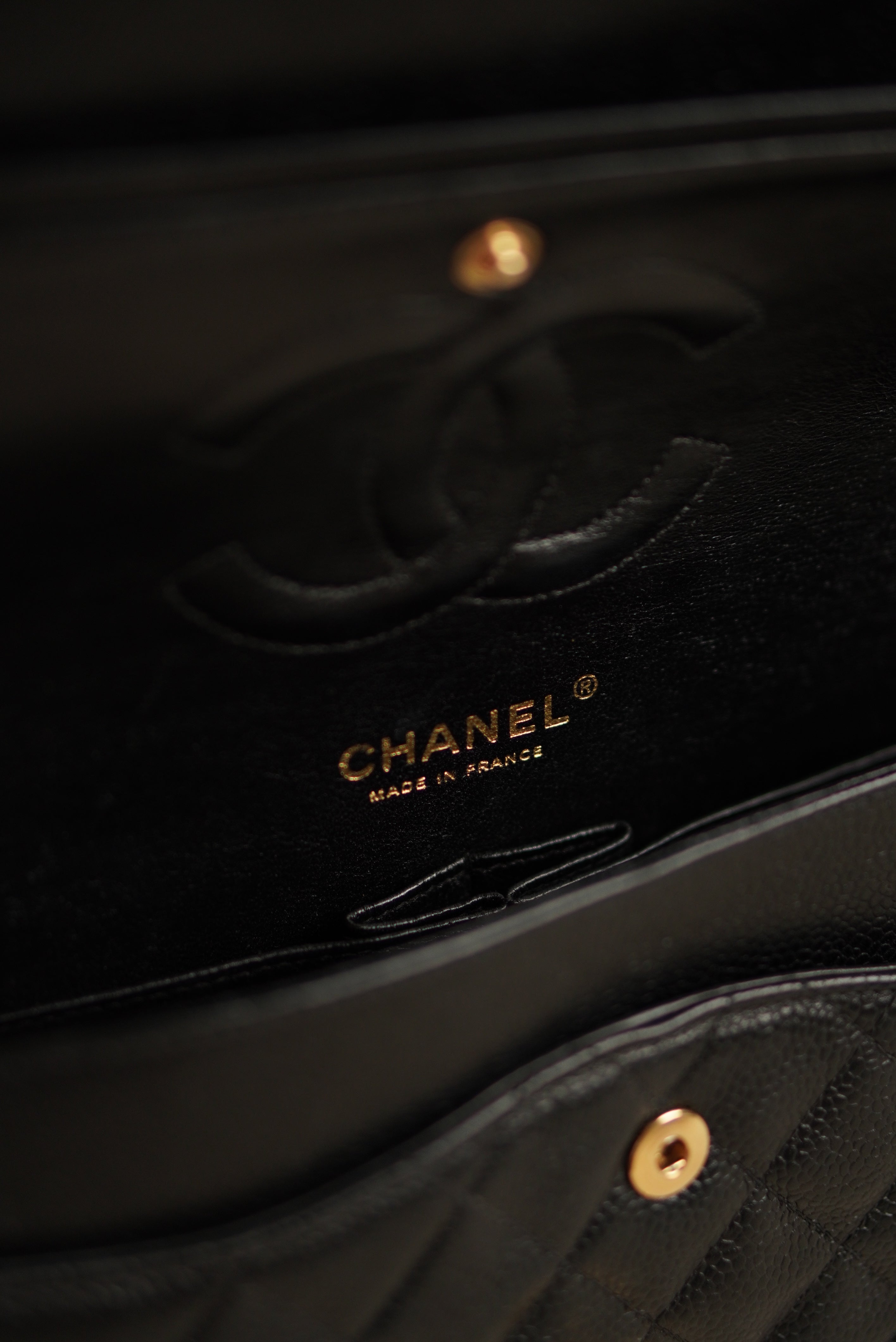 CHANEL CLASSIC MEDIUM DOUBLE FLAP